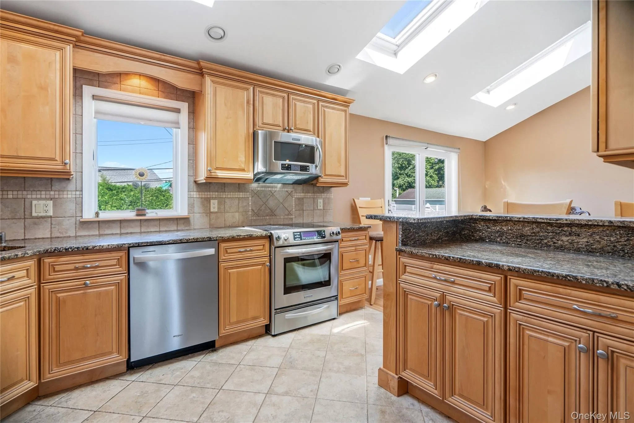 678 Carlyle Avenue, Hempstead, NY, 2 Bedrooms Bedrooms, 6 Rooms Rooms,2 BathroomsBathrooms,Residential,For Rent,Carlyle,0,1016215 678 Carlyle Avenue, Hempstead, NY, 2 Bedrooms Bedrooms, 6 Rooms Rooms,2 BathroomsBathrooms,Residential,For Rent,Carlyle,0,1016215