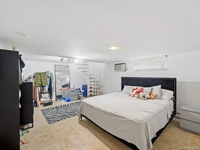 2664 Miles Avenue, New York, NY, 1 Bedroom Bedrooms, 5 Rooms Rooms,1 BathroomBathrooms,Residential,For Rent,Miles,0,KEY1016217 2664 Miles Avenue, New York, NY, 1 Bedroom Bedrooms, 5 Rooms Rooms,1 BathroomBathrooms,Residential,For Rent,Miles,0,KEY1016217