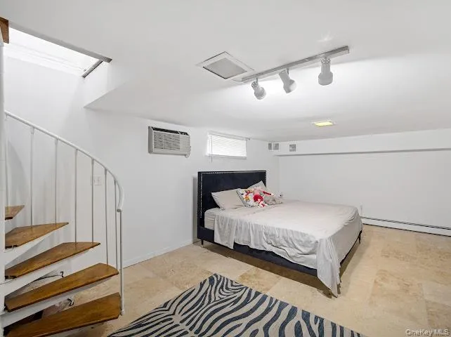 2664 Miles Avenue, New York, NY, 1 Bedroom Bedrooms, 5 Rooms Rooms,1 BathroomBathrooms,Residential,For Rent,Miles,0,KEY1016217 2664 Miles Avenue, New York, NY, 1 Bedroom Bedrooms, 5 Rooms Rooms,1 BathroomBathrooms,Residential,For Rent,Miles,0,KEY1016217