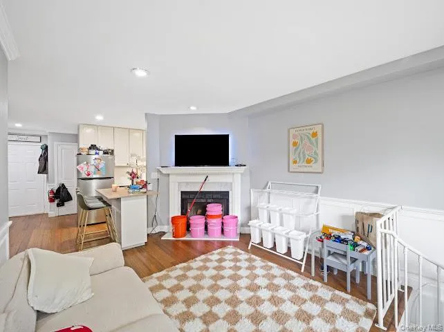 2664 Miles Avenue, New York, NY, 1 Bedroom Bedrooms, 5 Rooms Rooms,1 BathroomBathrooms,Residential,For Rent,Miles,0,KEY1016217 2664 Miles Avenue, New York, NY, 1 Bedroom Bedrooms, 5 Rooms Rooms,1 BathroomBathrooms,Residential,For Rent,Miles,0,KEY1016217