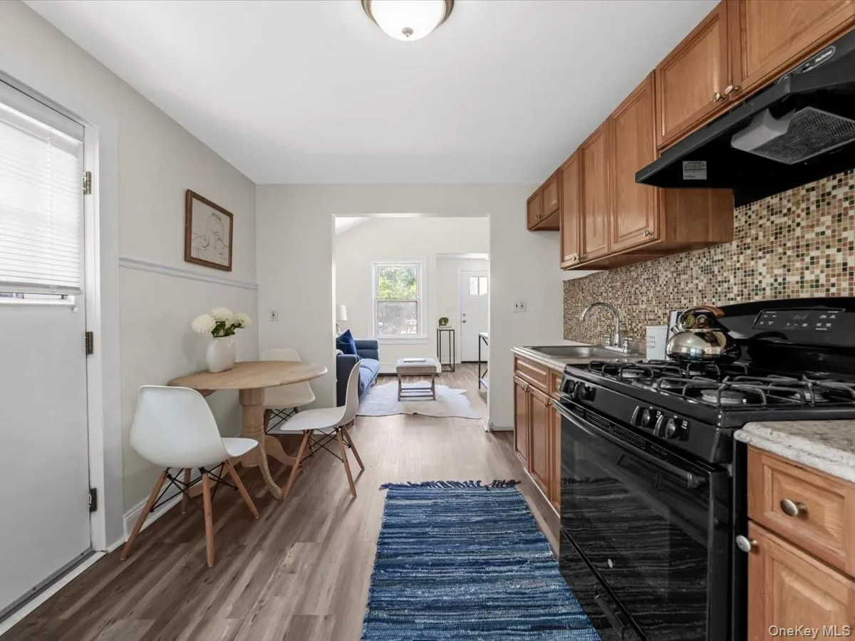 73C River Avenue, Brookhaven, NY, 2 Bedrooms Bedrooms, 4 Rooms Rooms,1 BathroomBathrooms,Residential,For Rent,River,0,KEY1016224 73C River Avenue, Brookhaven, NY, 2 Bedrooms Bedrooms, 4 Rooms Rooms,1 BathroomBathrooms,Residential,For Rent,River,0,KEY1016224