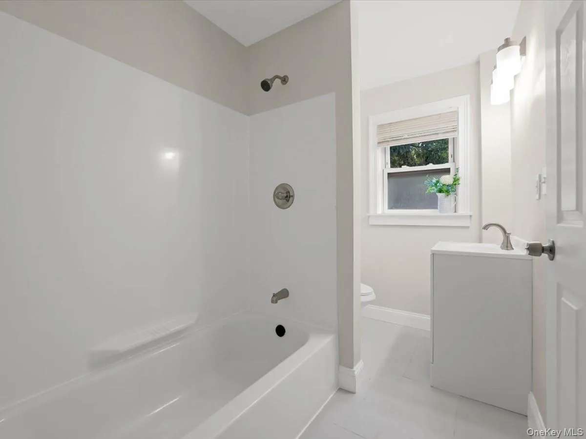 73C River Avenue, Brookhaven, NY, 2 Bedrooms Bedrooms, 4 Rooms Rooms,1 BathroomBathrooms,Residential,For Rent,River,0,KEY1016224 73C River Avenue, Brookhaven, NY, 2 Bedrooms Bedrooms, 4 Rooms Rooms,1 BathroomBathrooms,Residential,For Rent,River,0,KEY1016224