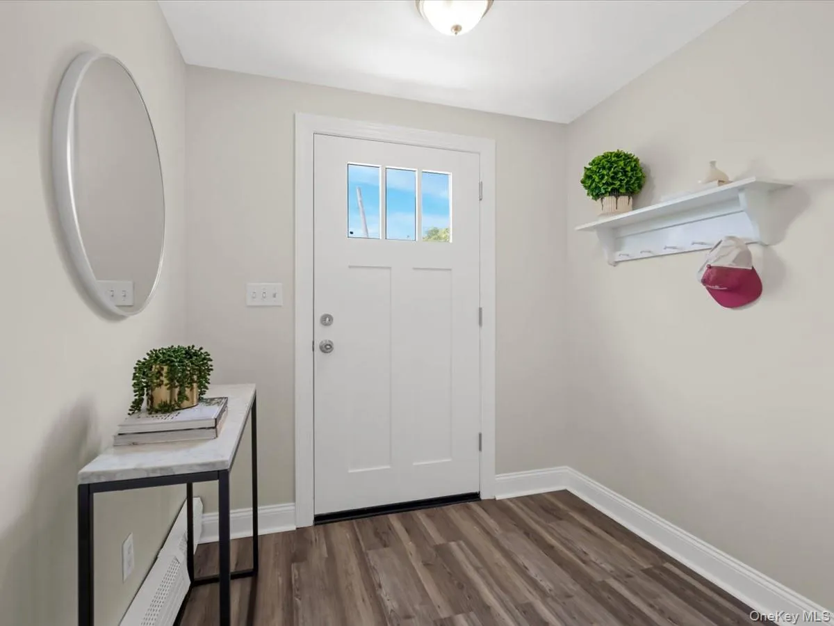 73C River Avenue, Brookhaven, NY, 2 Bedrooms Bedrooms, 4 Rooms Rooms,1 BathroomBathrooms,Residential,For Rent,River,0,KEY1016224 73C River Avenue, Brookhaven, NY, 2 Bedrooms Bedrooms, 4 Rooms Rooms,1 BathroomBathrooms,Residential,For Rent,River,0,KEY1016224