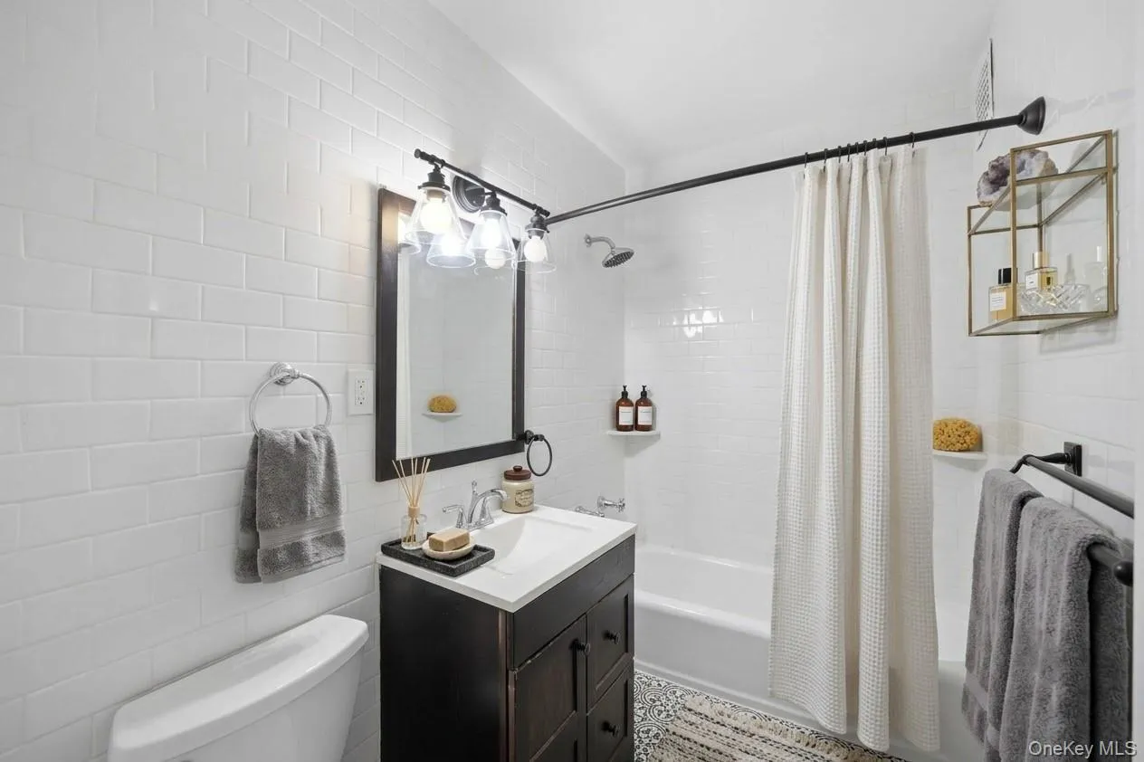 Virtually staged bathroom Virtually staged bathroom