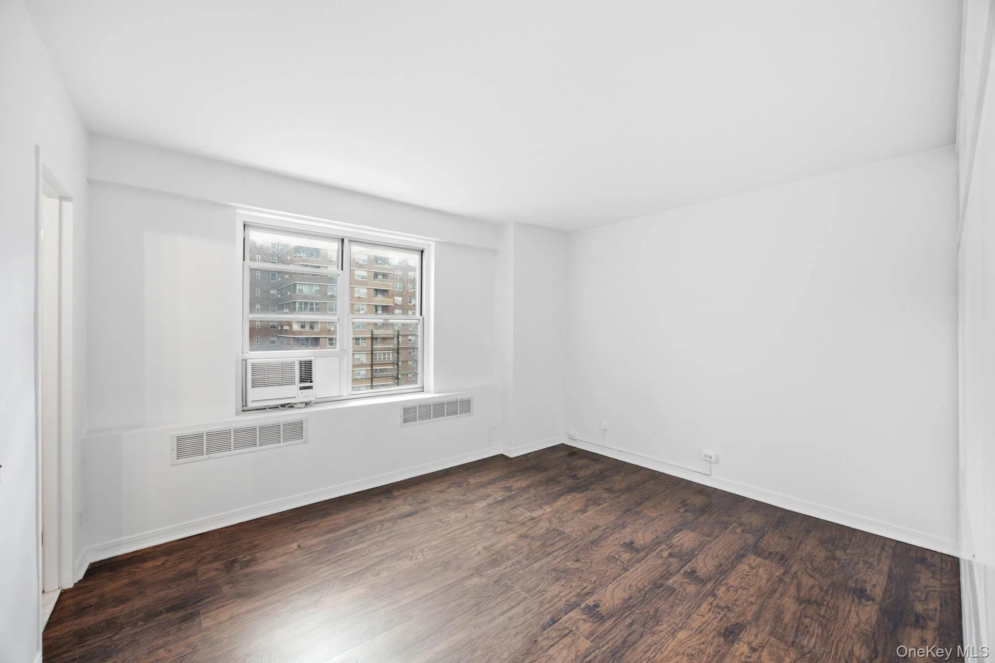 575 Grand Street, New York, NY, 3 Bedrooms Bedrooms, 6 Rooms Rooms,2 BathroomsBathrooms,Residential,For Rent,Grand,0,KEY1016228 575 Grand Street, New York, NY, 3 Bedrooms Bedrooms, 6 Rooms Rooms,2 BathroomsBathrooms,Residential,For Rent,Grand,0,KEY1016228