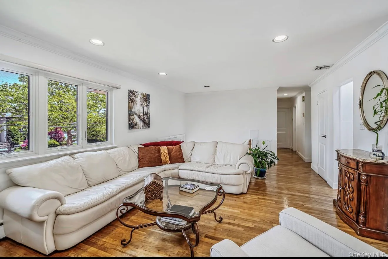 3824 Illona Lane, Hempstead, NY, 4 Bedrooms Bedrooms, 8 Rooms Rooms,3 BathroomsBathrooms,Residential,For Rent,Illona,0,1016230 3824 Illona Lane, Hempstead, NY, 4 Bedrooms Bedrooms, 8 Rooms Rooms,3 BathroomsBathrooms,Residential,For Rent,Illona,0,1016230