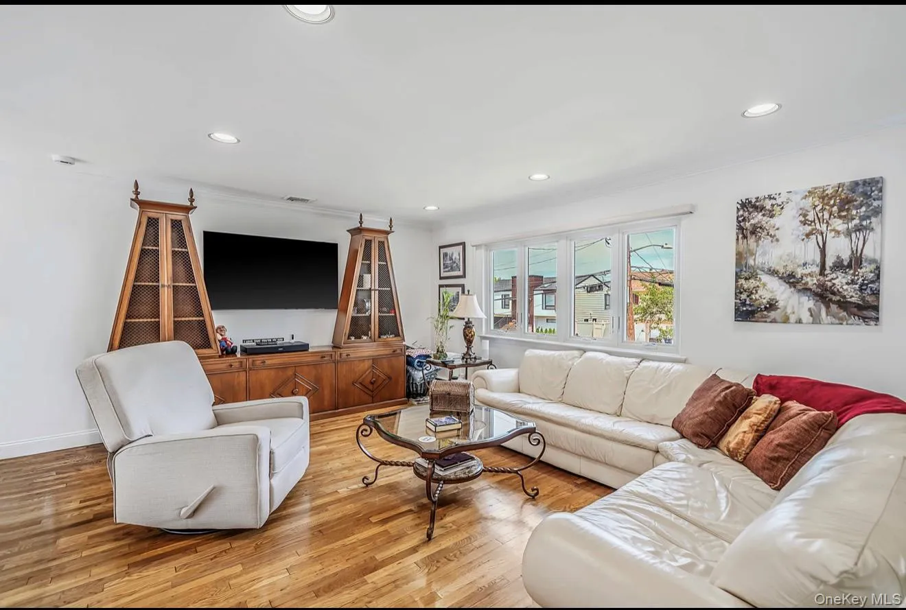 3824 Illona Lane, Hempstead, NY, 4 Bedrooms Bedrooms, 8 Rooms Rooms,3 BathroomsBathrooms,Residential,For Rent,Illona,0,1016230 3824 Illona Lane, Hempstead, NY, 4 Bedrooms Bedrooms, 8 Rooms Rooms,3 BathroomsBathrooms,Residential,For Rent,Illona,0,1016230