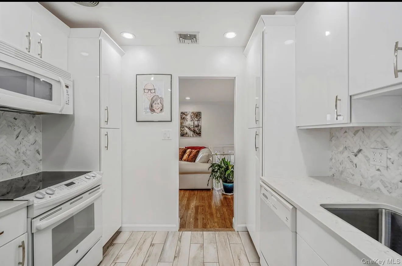 3824 Illona Lane, Hempstead, NY, 4 Bedrooms Bedrooms, 8 Rooms Rooms,3 BathroomsBathrooms,Residential,For Rent,Illona,0,1016230 3824 Illona Lane, Hempstead, NY, 4 Bedrooms Bedrooms, 8 Rooms Rooms,3 BathroomsBathrooms,Residential,For Rent,Illona,0,1016230