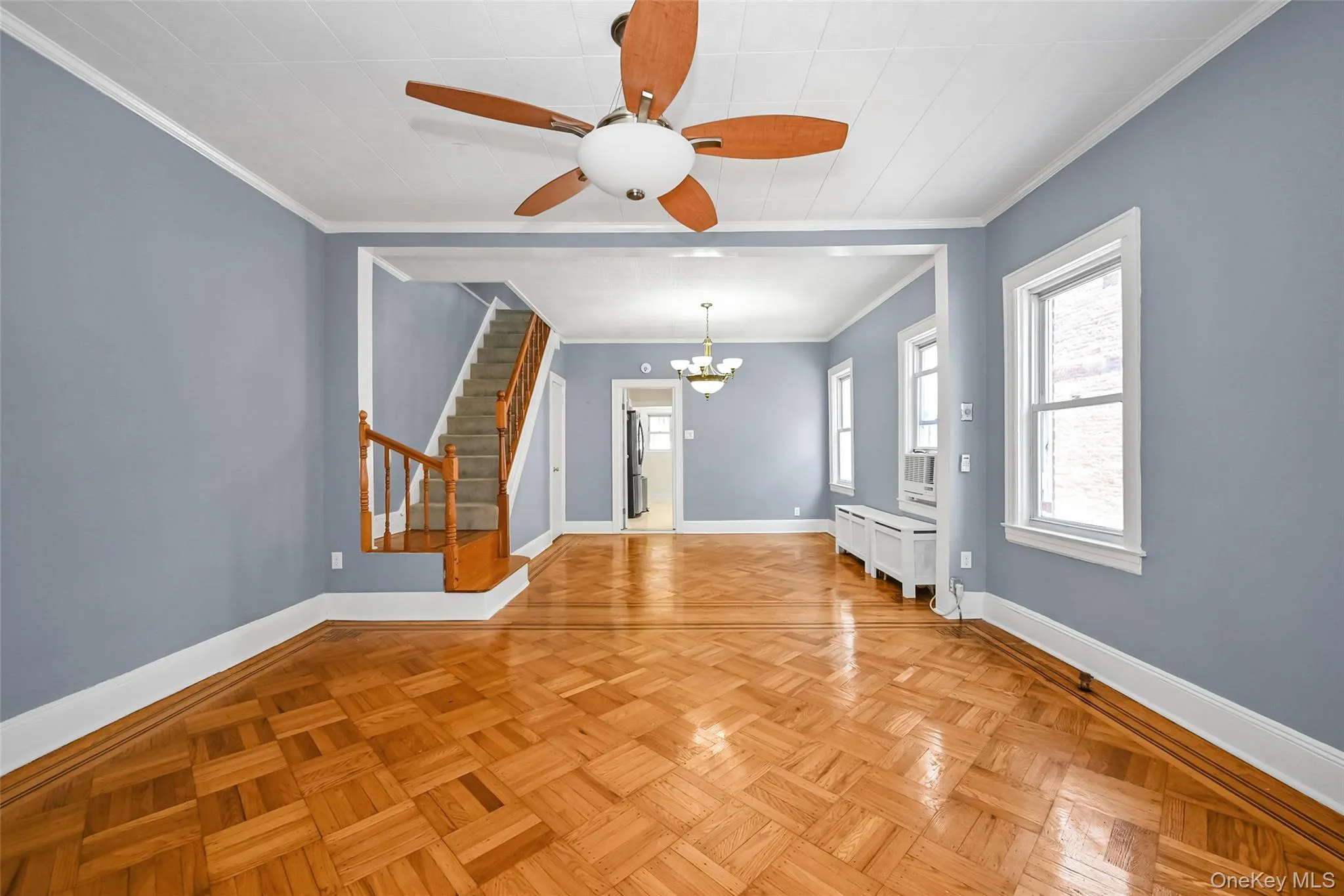 Step into this bright and inviting home featuring a spacious open-concept living area with beautiful parquet hardwood floors, abundant natural light, and modern neutral tones throughout. The thoughtfully designed layout offers a warm and welcoming atmosphere, perfect for both everyday living and entertaining. Stylish finishes, updated lighting, and a charming staircase add character and appeal. Conveniently located near shopping, dining, schools, parks, and transportation, this property combines comfort, functionality, and accessibility. Don't miss the opportunity to make this wonderful home your own! ??? Step into this bright and inviting home featuring a spacious open-concept living area with beautiful parquet hardwood floors, abundant natural light, and modern neutral tones throughout. The thoughtfully designed layout offers a warm and welcoming atmosphere, perfect for both everyday living and entertaining. Stylish finishes, updated lighting, and a charming staircase add character and appeal. Conveniently located near shopping, dining, schools, parks, and transportation, this property combines comfort, functionality, and accessibility. Don't miss the opportunity to make this wonderful home your own! ???