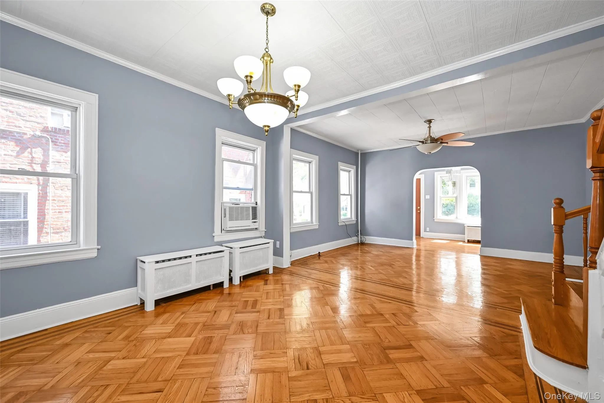 Welcome to this bright and airy home featuring an expansive open-concept living area designed for comfortable living and effortless entertaining. Beautiful parquet hardwood floors, oversized windows, and elegant architectural details create a warm and inviting atmosphere throughout. The seamless flow between rooms offers plenty of space for gatherings, while the abundance of natural light enhances the home's charm and character. A classic staircase and timeless finishes add to the appeal of this well-maintained residence. Conveniently located near shopping, dining, schools, parks, and public transportation, this home offers the perfect blend of comfort, style, and convenience. ??? Welcome to this bright and airy home featuring an expansive open-concept living area designed for comfortable living and effortless entertaining. Beautiful parquet hardwood floors, oversized windows, and elegant architectural details create a warm and inviting atmosphere throughout. The seamless flow between rooms offers plenty of space for gatherings, while the abundance of natural light enhances the home's charm and character. A classic staircase and timeless finishes add to the appeal of this well-maintained residence. Conveniently located near shopping, dining, schools, parks, and public transportation, this home offers the perfect blend of comfort, style, and convenience. ???