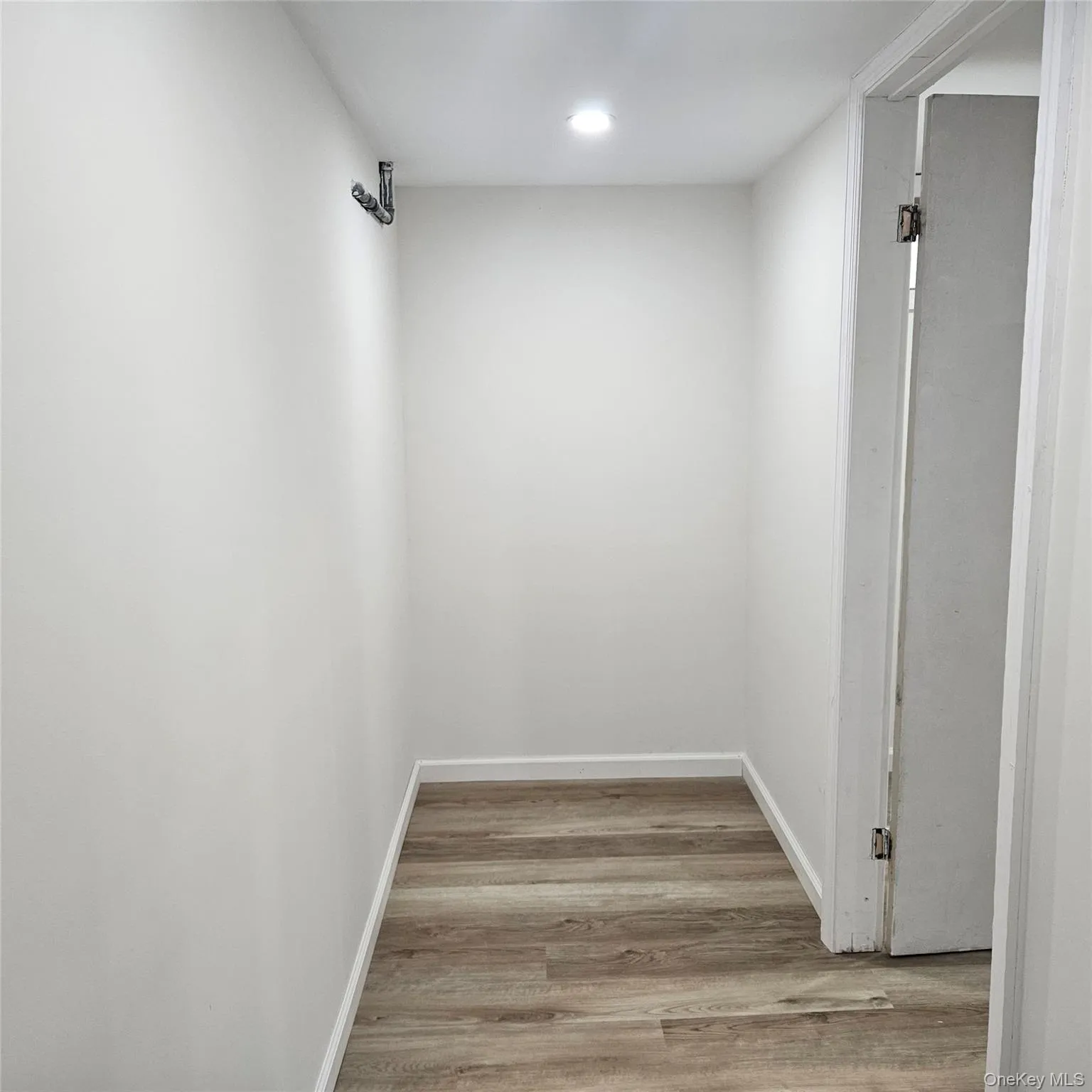 25 Lewis Lane, North Hempstead, NY, 4 Bedrooms Bedrooms, 8 Rooms Rooms,4 BathroomsBathrooms,Residential,For Rent,Lewis,0,1016236 25 Lewis Lane, North Hempstead, NY, 4 Bedrooms Bedrooms, 8 Rooms Rooms,4 BathroomsBathrooms,Residential,For Rent,Lewis,0,1016236
