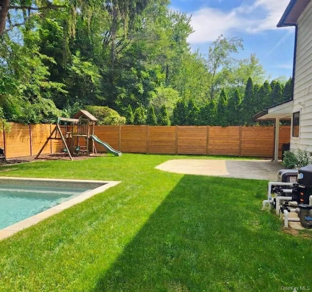 25 Lewis Lane, North Hempstead, NY, 4 Bedrooms Bedrooms, 8 Rooms Rooms,4 BathroomsBathrooms,Residential,For Rent,Lewis,0,1016236 25 Lewis Lane, North Hempstead, NY, 4 Bedrooms Bedrooms, 8 Rooms Rooms,4 BathroomsBathrooms,Residential,For Rent,Lewis,0,1016236