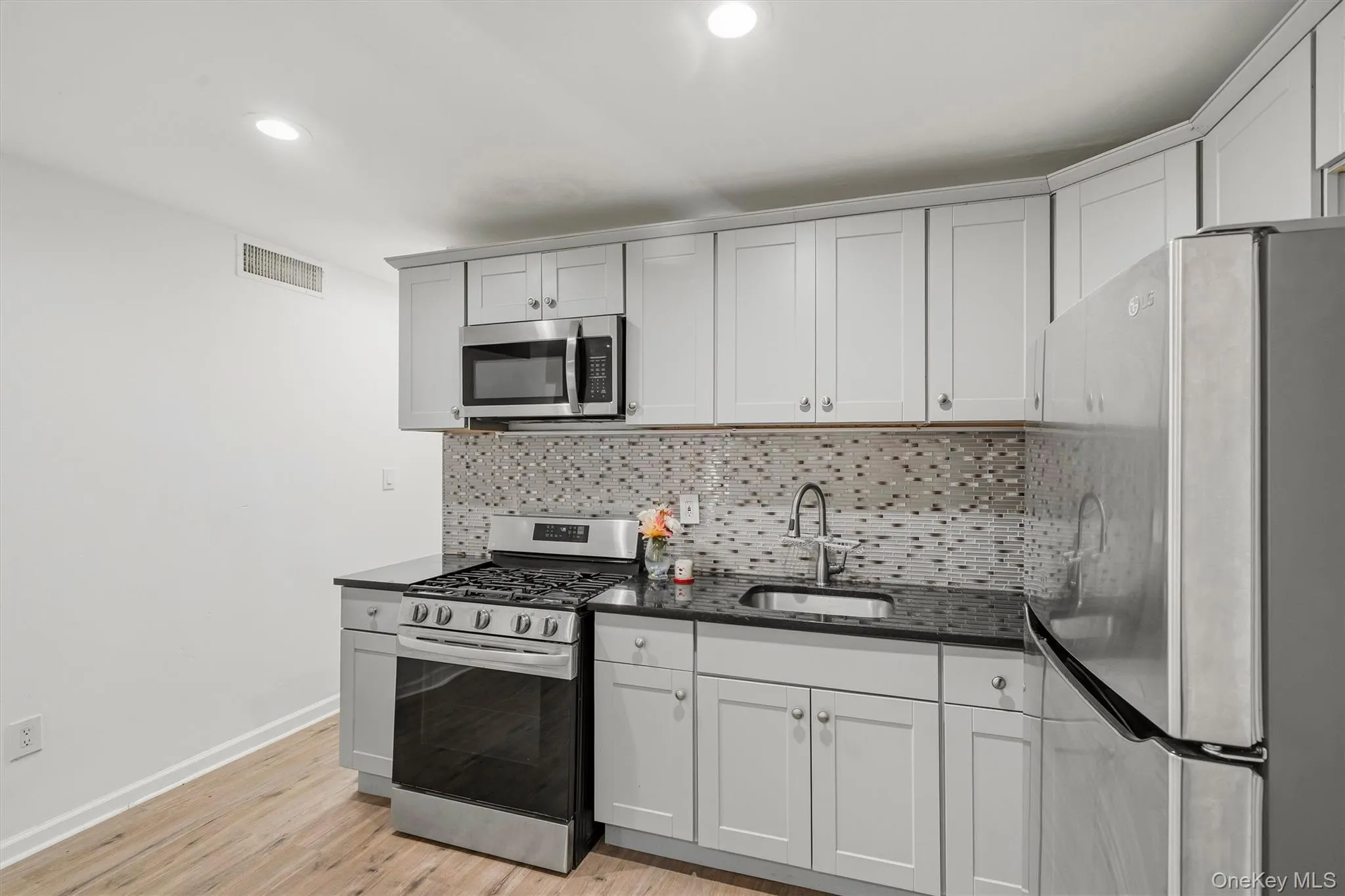 411 Liberty Street, Newburgh (city), NY, 3 Bedrooms Bedrooms, 5 Rooms Rooms,1 BathroomBathrooms,Residential Lease,For Rent,Liberty,0,1016248 411 Liberty Street, Newburgh (city), NY, 3 Bedrooms Bedrooms, 5 Rooms Rooms,1 BathroomBathrooms,Residential Lease,For Rent,Liberty,0,1016248