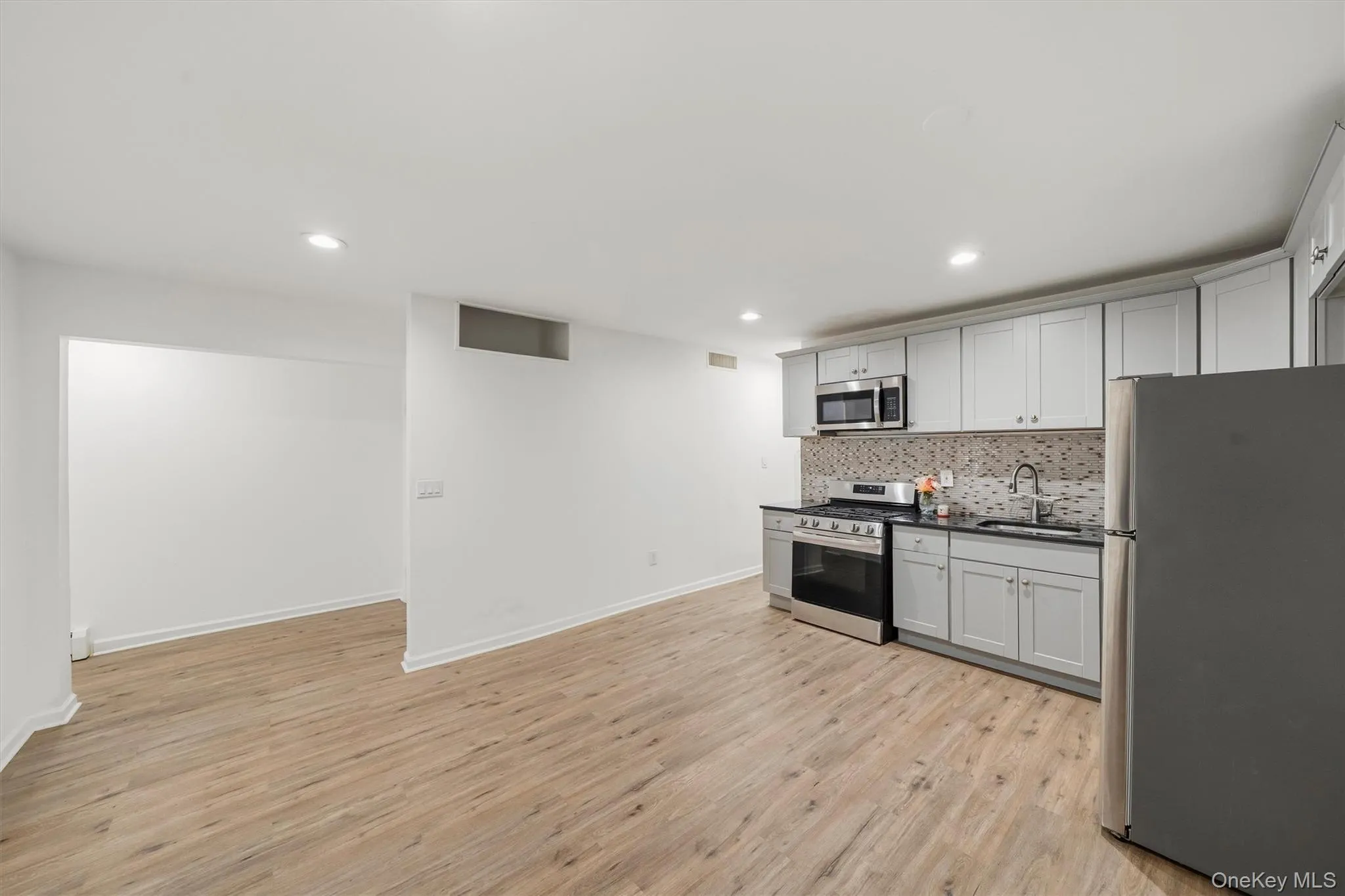 411 Liberty Street, Newburgh (city), NY, 3 Bedrooms Bedrooms, 5 Rooms Rooms,1 BathroomBathrooms,Residential Lease,For Rent,Liberty,0,1016248 411 Liberty Street, Newburgh (city), NY, 3 Bedrooms Bedrooms, 5 Rooms Rooms,1 BathroomBathrooms,Residential Lease,For Rent,Liberty,0,1016248