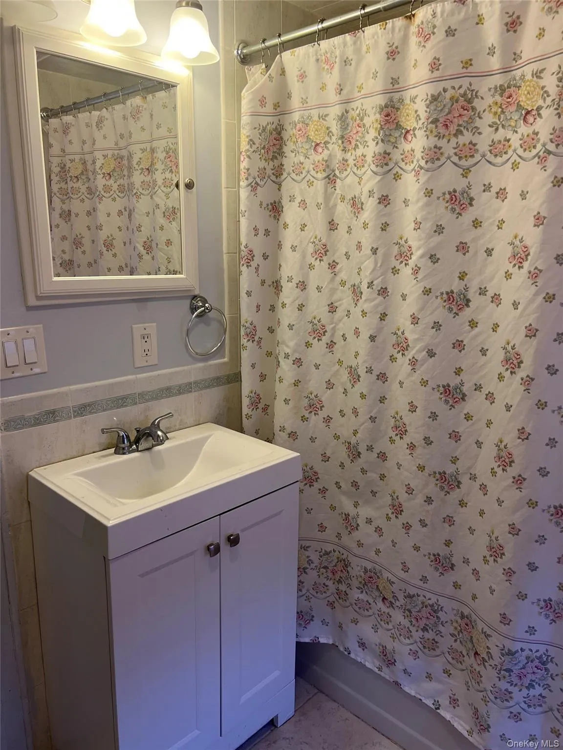Full Bathroom Upstairs Full Bathroom Upstairs