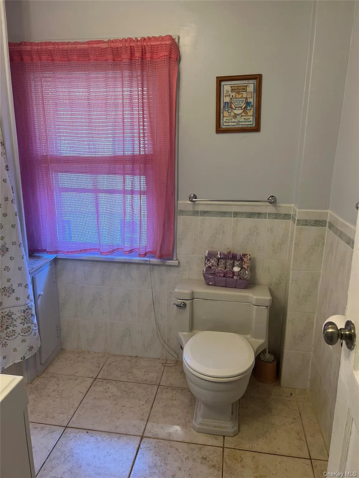 Full Bathroom Upstairs Full Bathroom Upstairs