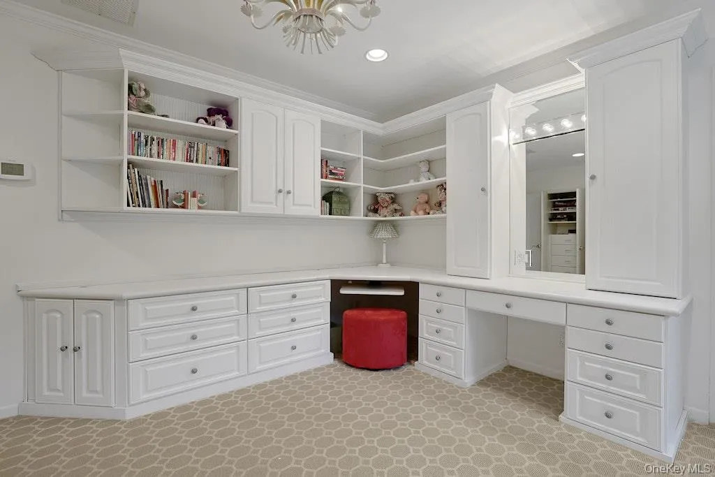 Bedroom with built-ins Bedroom with built-ins