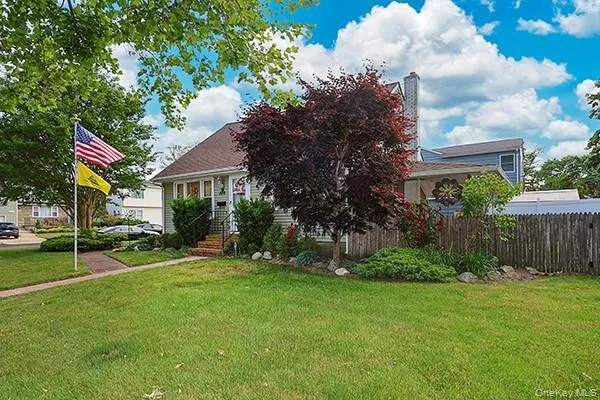 100 Laux Place, Hempstead, NY, 3 Bedrooms Bedrooms, 5 Rooms Rooms,2 BathroomsBathrooms,Residential,For Rent,Laux,0,1016254 100 Laux Place, Hempstead, NY, 3 Bedrooms Bedrooms, 5 Rooms Rooms,2 BathroomsBathrooms,Residential,For Rent,Laux,0,1016254