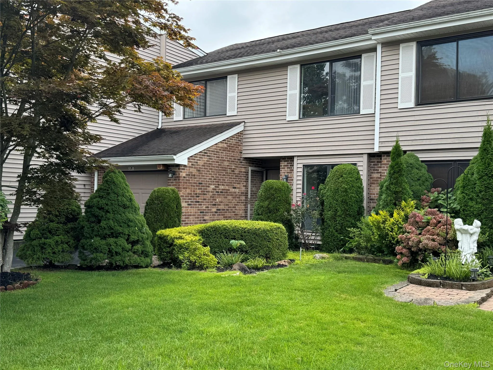 261 Pond View Ln, Smithtown, NY, 3 Bedrooms Bedrooms, 6 Rooms Rooms,2 BathroomsBathrooms,Residential Lease,For Rent,Pond View Ln,0,1016255 261 Pond View Ln, Smithtown, NY, 3 Bedrooms Bedrooms, 6 Rooms Rooms,2 BathroomsBathrooms,Residential Lease,For Rent,Pond View Ln,0,1016255
