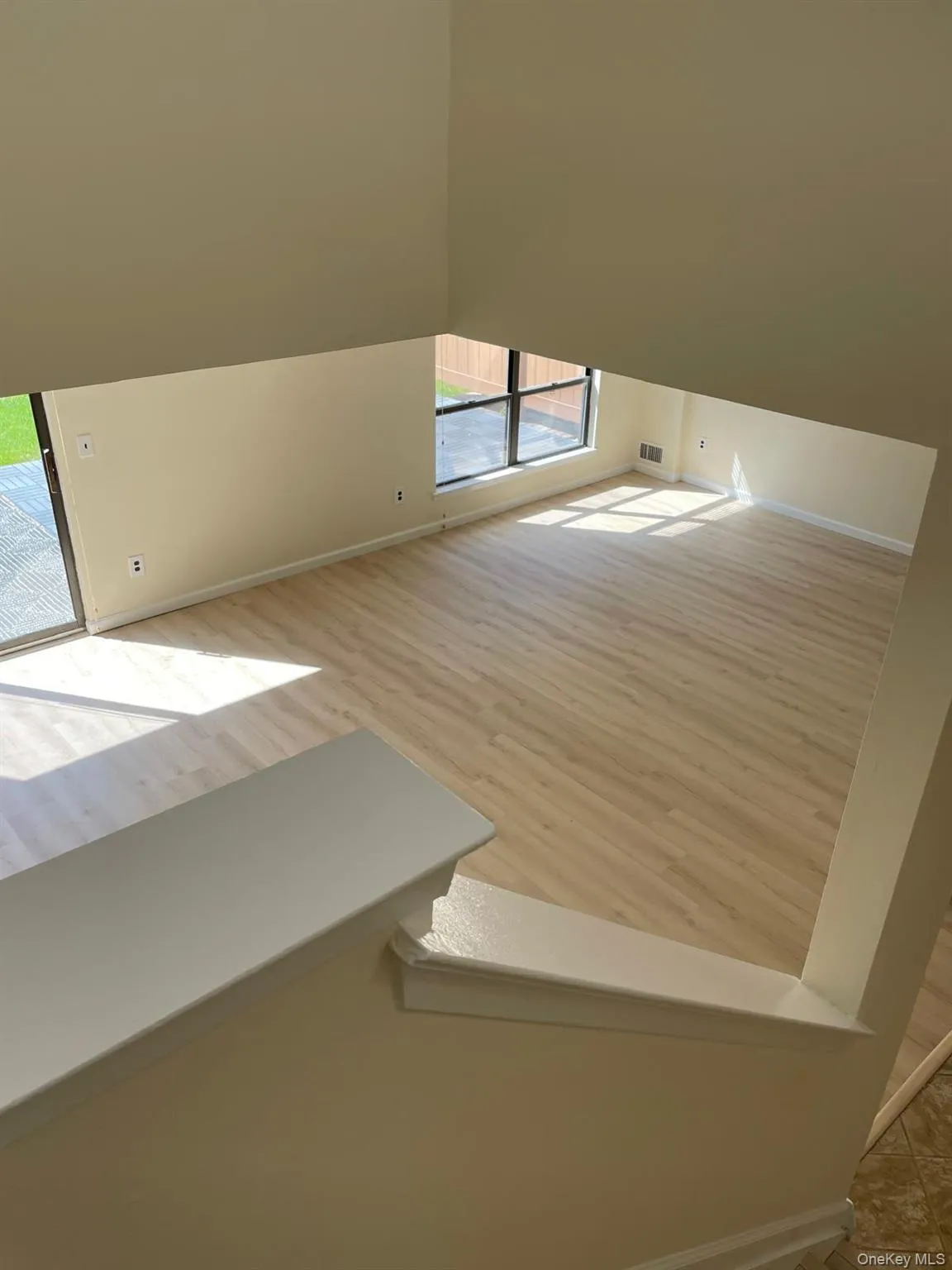 261 Pond View Ln, Smithtown, NY, 3 Bedrooms Bedrooms, 6 Rooms Rooms,2 BathroomsBathrooms,Residential Lease,For Rent,Pond View Ln,0,1016255 261 Pond View Ln, Smithtown, NY, 3 Bedrooms Bedrooms, 6 Rooms Rooms,2 BathroomsBathrooms,Residential Lease,For Rent,Pond View Ln,0,1016255