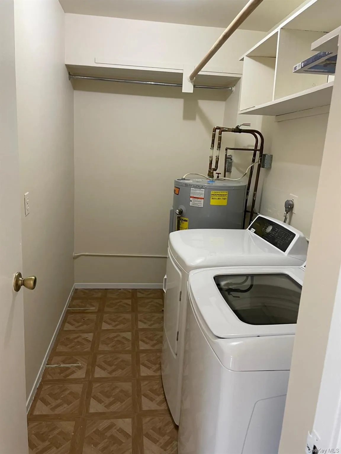 261 Pond View Ln, Smithtown, NY, 3 Bedrooms Bedrooms, 6 Rooms Rooms,2 BathroomsBathrooms,Residential Lease,For Rent,Pond View Ln,0,1016255 261 Pond View Ln, Smithtown, NY, 3 Bedrooms Bedrooms, 6 Rooms Rooms,2 BathroomsBathrooms,Residential Lease,For Rent,Pond View Ln,0,1016255