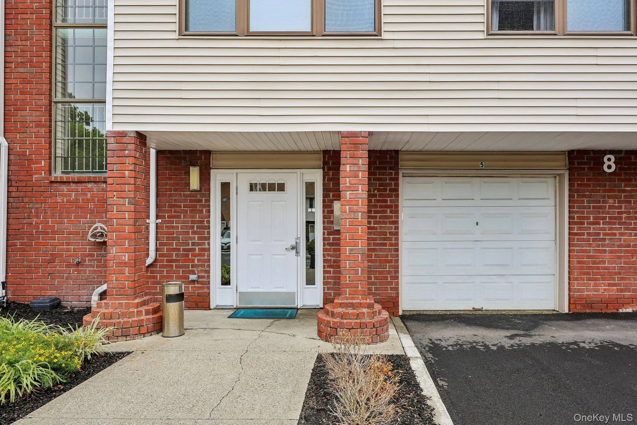 Left entrance on condo flats. Left entrance on condo flats.