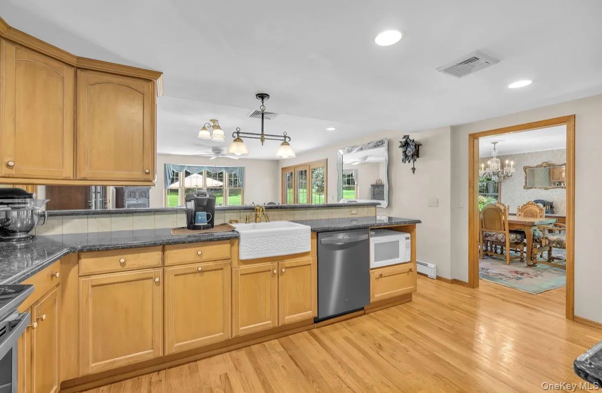 111 Stony Hollow Road, Huntington, NY, 3 Bedrooms Bedrooms, 8 Rooms Rooms,2 BathroomsBathrooms,Residential,For Rent,Stony Hollow,0,1016262 111 Stony Hollow Road, Huntington, NY, 3 Bedrooms Bedrooms, 8 Rooms Rooms,2 BathroomsBathrooms,Residential,For Rent,Stony Hollow,0,1016262