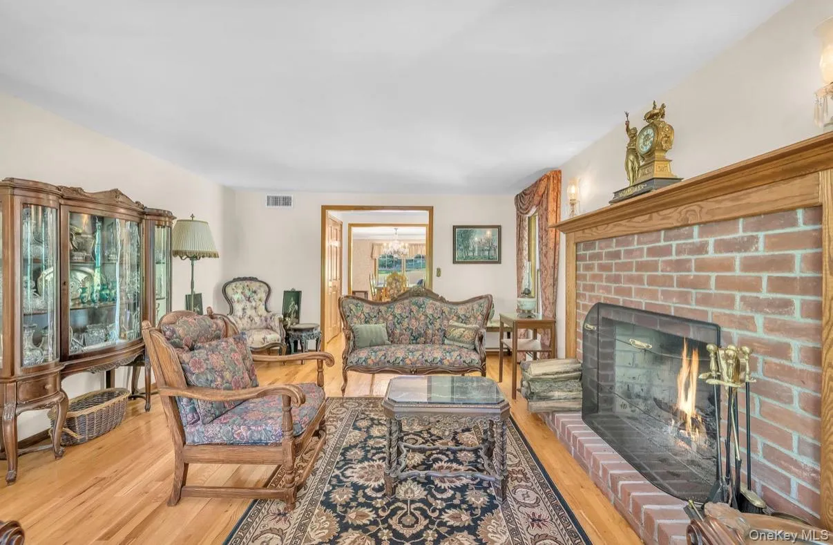 111 Stony Hollow Road, Huntington, NY, 3 Bedrooms Bedrooms, 8 Rooms Rooms,2 BathroomsBathrooms,Residential,For Rent,Stony Hollow,0,1016262 111 Stony Hollow Road, Huntington, NY, 3 Bedrooms Bedrooms, 8 Rooms Rooms,2 BathroomsBathrooms,Residential,For Rent,Stony Hollow,0,1016262