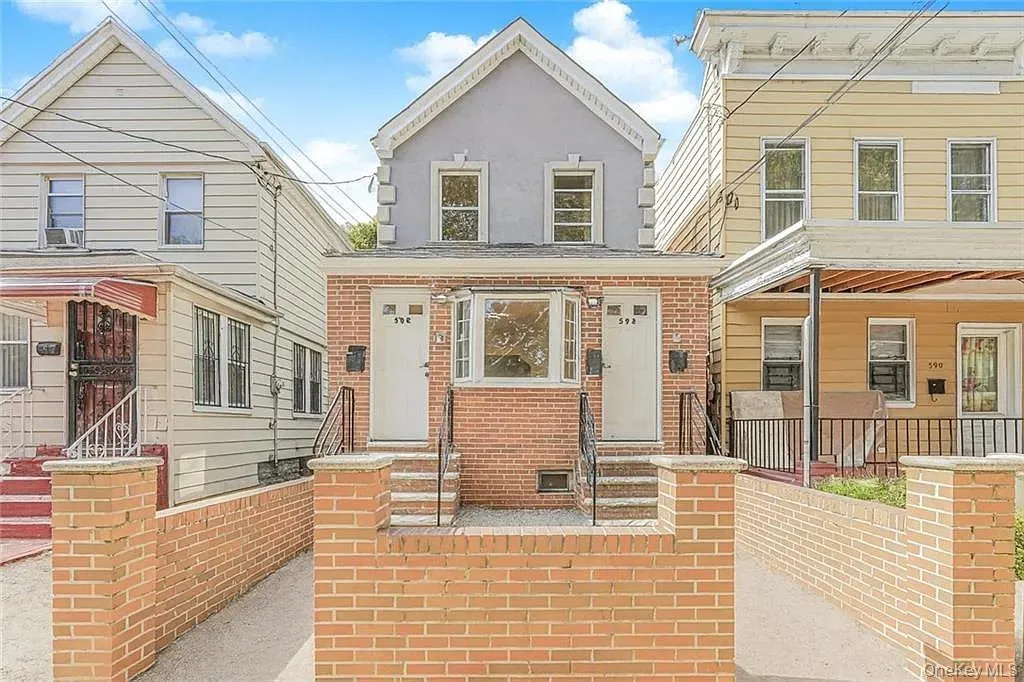 592 39th Street, New York, NY, 2 Bedrooms Bedrooms, 4 Rooms Rooms,1 BathroomBathrooms,Residential Lease,For Rent,39th,0,KEY1016263 592 39th Street, New York, NY, 2 Bedrooms Bedrooms, 4 Rooms Rooms,1 BathroomBathrooms,Residential Lease,For Rent,39th,0,KEY1016263