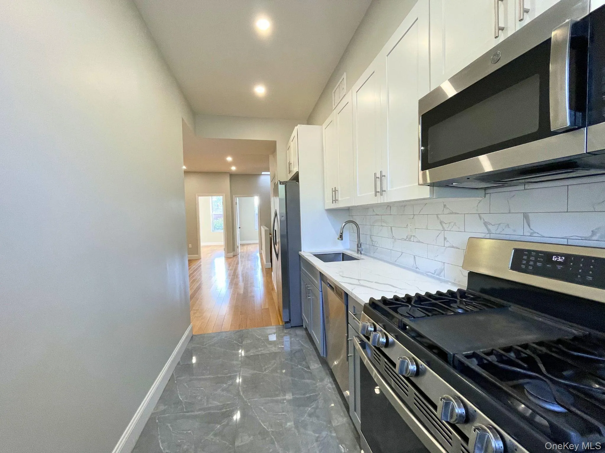 255 Amboy Street, New York, NY, 3 Bedrooms Bedrooms, 4 Rooms Rooms,1 BathroomBathrooms,Residential Lease,For Rent,Amboy,0,1016266 255 Amboy Street, New York, NY, 3 Bedrooms Bedrooms, 4 Rooms Rooms,1 BathroomBathrooms,Residential Lease,For Rent,Amboy,0,1016266