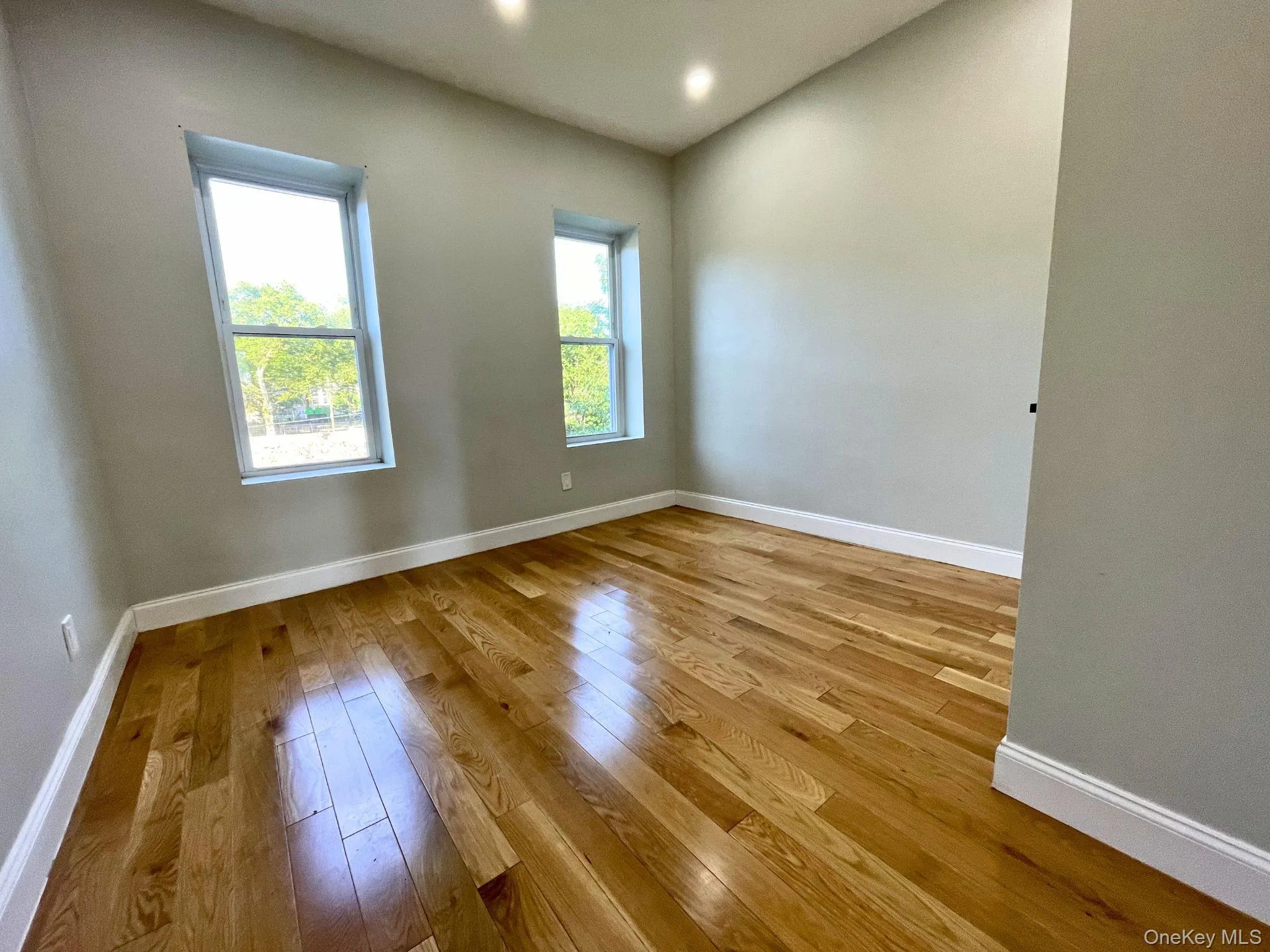 255 Amboy Street, New York, NY, 3 Bedrooms Bedrooms, 4 Rooms Rooms,1 BathroomBathrooms,Residential Lease,For Rent,Amboy,0,1016266 255 Amboy Street, New York, NY, 3 Bedrooms Bedrooms, 4 Rooms Rooms,1 BathroomBathrooms,Residential Lease,For Rent,Amboy,0,1016266