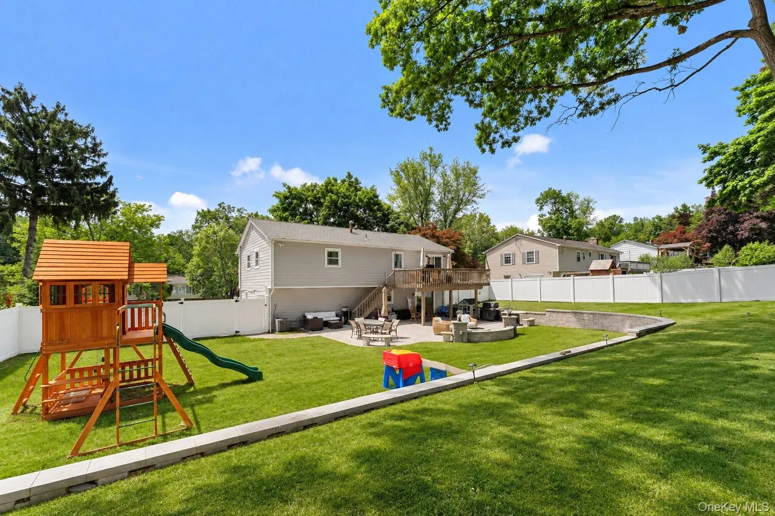 575 Babbling Brook Lane, Clarkstown, NY, 3 Bedrooms Bedrooms, 9 Rooms Rooms,2 BathroomsBathrooms,Residential,For Rent,Babbling Brook,0,1016268 575 Babbling Brook Lane, Clarkstown, NY, 3 Bedrooms Bedrooms, 9 Rooms Rooms,2 BathroomsBathrooms,Residential,For Rent,Babbling Brook,0,1016268