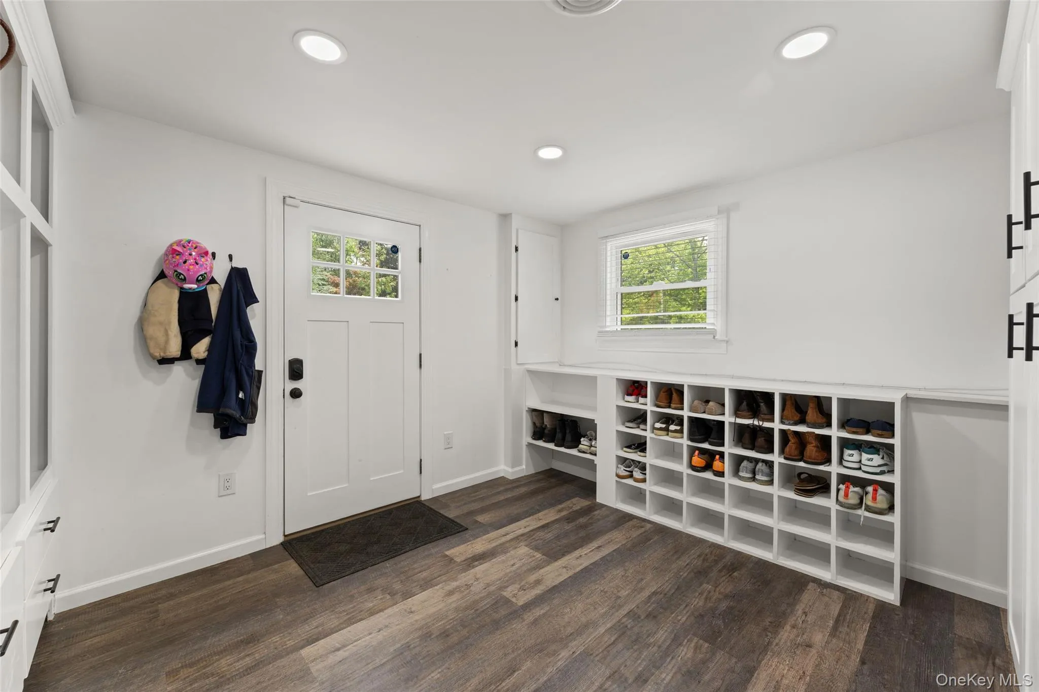 575 Babbling Brook Lane, Clarkstown, NY, 3 Bedrooms Bedrooms, 9 Rooms Rooms,2 BathroomsBathrooms,Residential,For Rent,Babbling Brook,0,1016268 575 Babbling Brook Lane, Clarkstown, NY, 3 Bedrooms Bedrooms, 9 Rooms Rooms,2 BathroomsBathrooms,Residential,For Rent,Babbling Brook,0,1016268