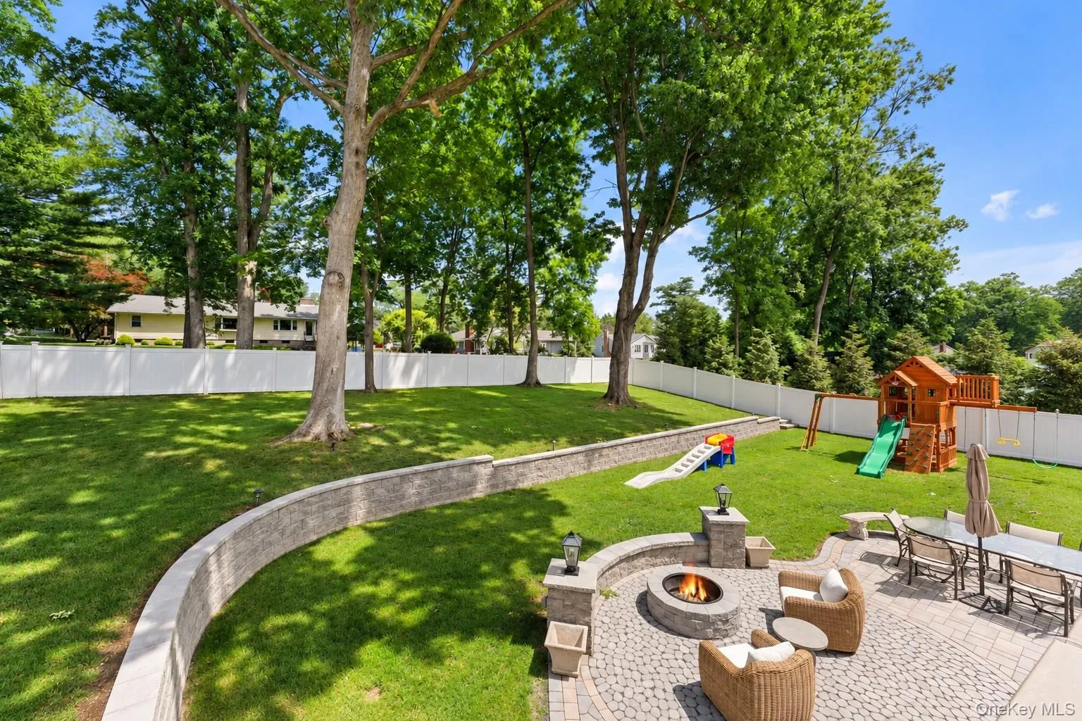 575 Babbling Brook Lane, Clarkstown, NY, 3 Bedrooms Bedrooms, 9 Rooms Rooms,2 BathroomsBathrooms,Residential,For Rent,Babbling Brook,0,1016268 575 Babbling Brook Lane, Clarkstown, NY, 3 Bedrooms Bedrooms, 9 Rooms Rooms,2 BathroomsBathrooms,Residential,For Rent,Babbling Brook,0,1016268