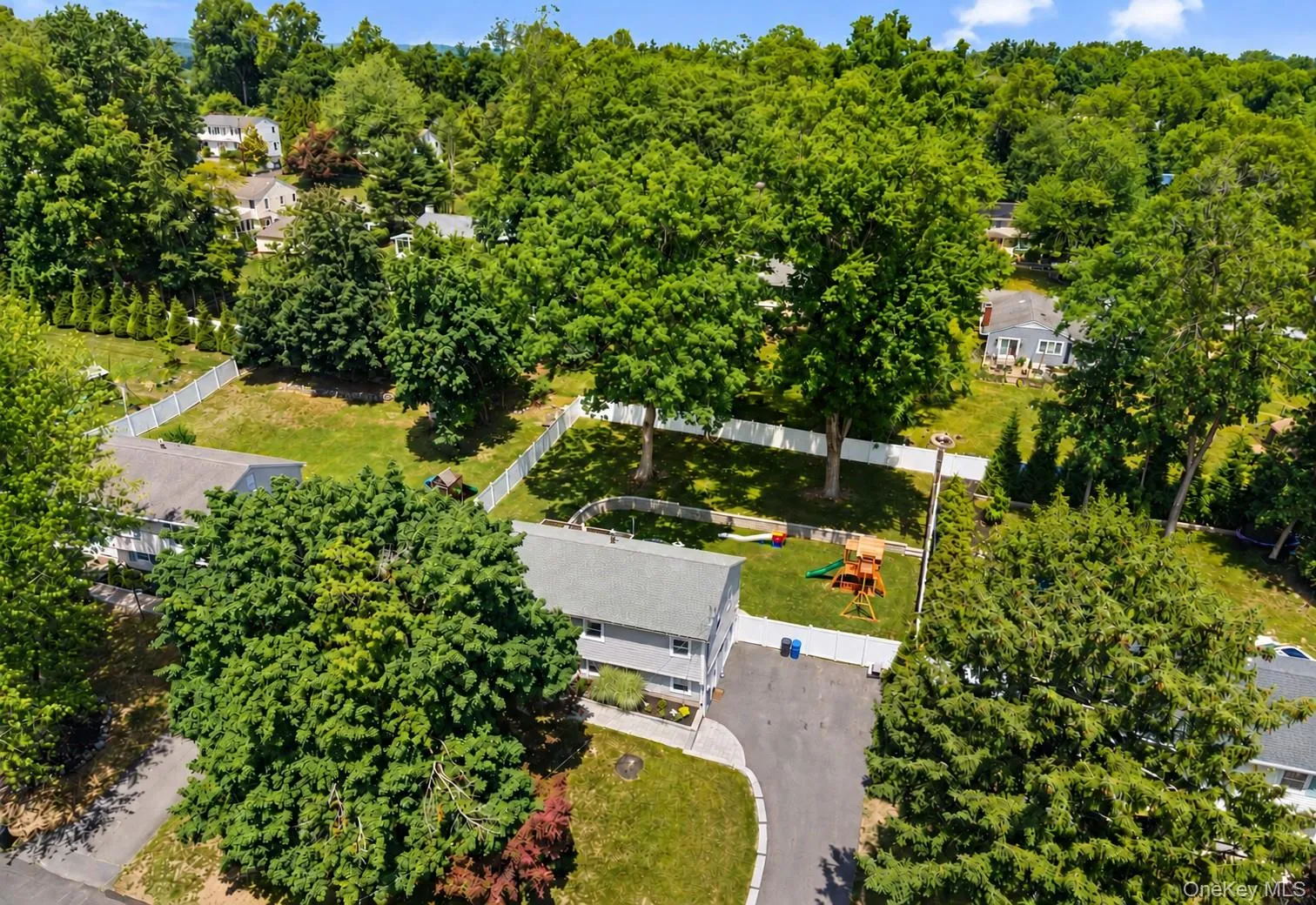 575 Babbling Brook Lane, Clarkstown, NY, 3 Bedrooms Bedrooms, 9 Rooms Rooms,2 BathroomsBathrooms,Residential,For Rent,Babbling Brook,0,1016268 575 Babbling Brook Lane, Clarkstown, NY, 3 Bedrooms Bedrooms, 9 Rooms Rooms,2 BathroomsBathrooms,Residential,For Rent,Babbling Brook,0,1016268
