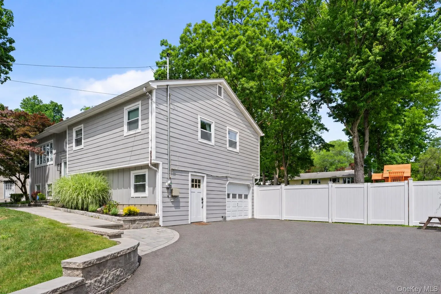 575 Babbling Brook Lane, Clarkstown, NY, 3 Bedrooms Bedrooms, 9 Rooms Rooms,2 BathroomsBathrooms,Residential,For Rent,Babbling Brook,0,1016268 575 Babbling Brook Lane, Clarkstown, NY, 3 Bedrooms Bedrooms, 9 Rooms Rooms,2 BathroomsBathrooms,Residential,For Rent,Babbling Brook,0,1016268