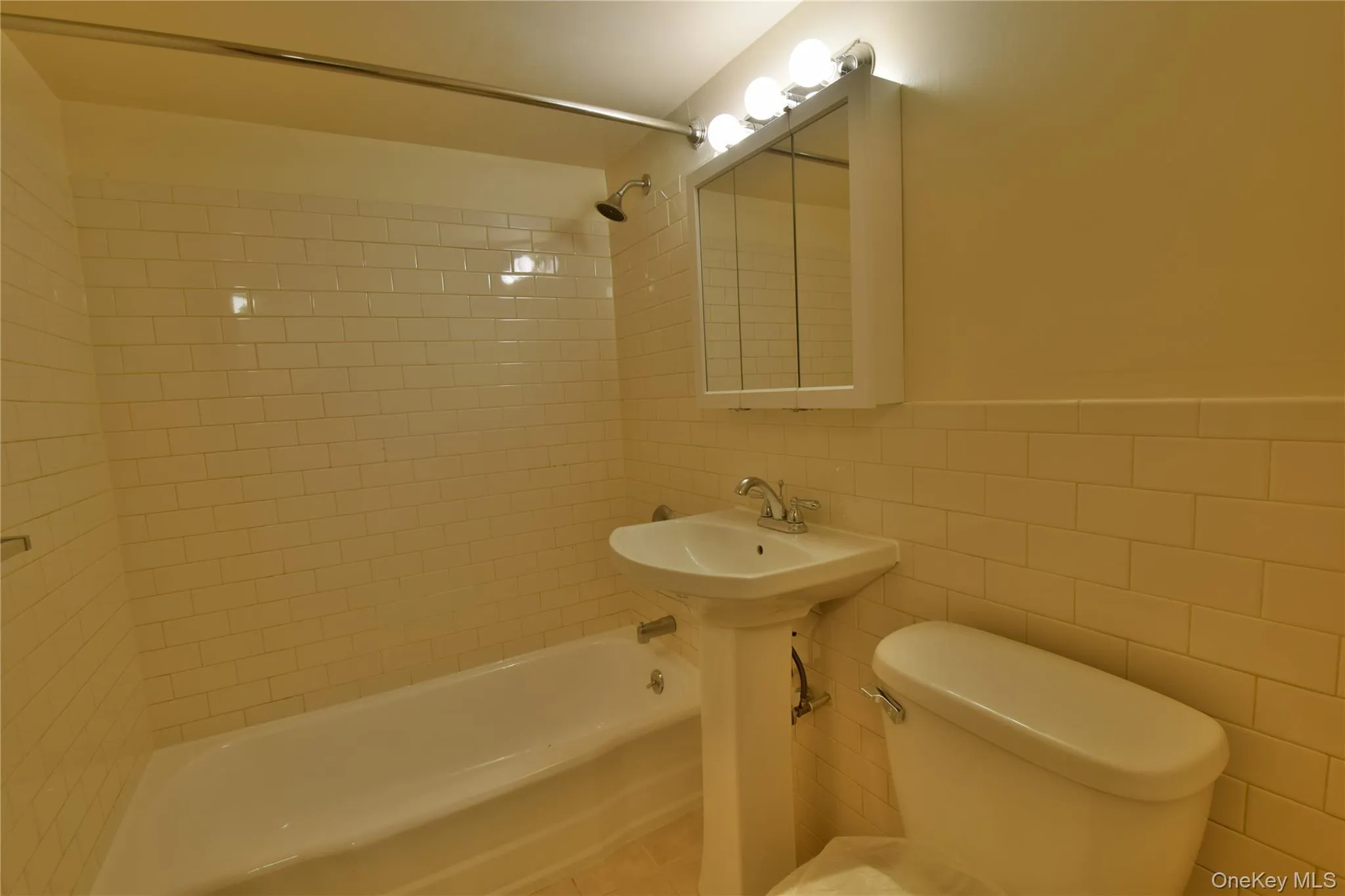 51 Leroy Place, Newburgh (city), NY, 1 Bedroom Bedrooms, 5 Rooms Rooms,1 BathroomBathrooms,Residential Lease,For Rent,Leroy,0,1016280 51 Leroy Place, Newburgh (city), NY, 1 Bedroom Bedrooms, 5 Rooms Rooms,1 BathroomBathrooms,Residential Lease,For Rent,Leroy,0,1016280