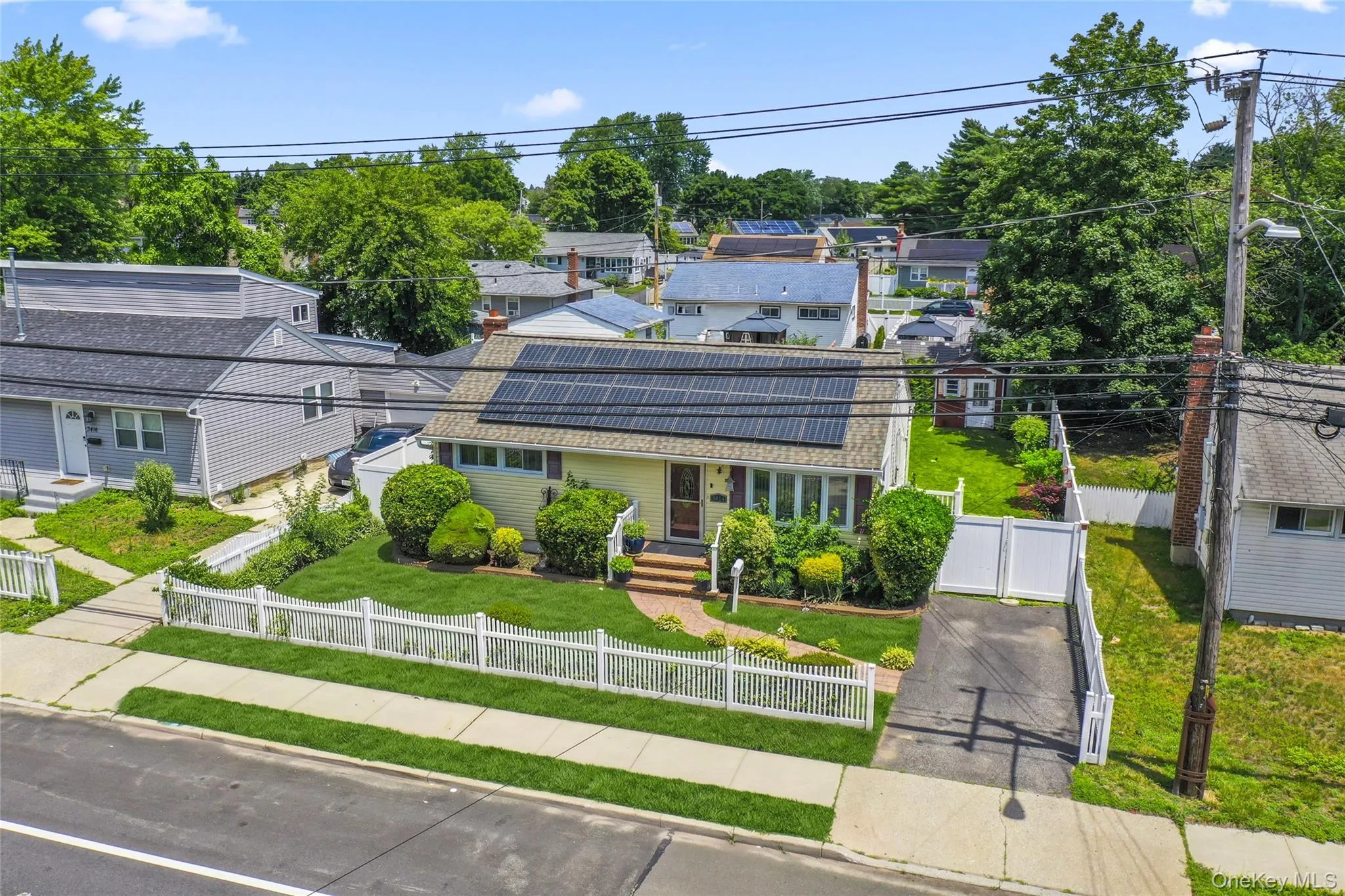 3414 Great Neck Road, Babylon, NY, 3 Bedrooms Bedrooms, 9 Rooms Rooms,1 BathroomBathrooms,Residential,For Rent,Great Neck,0,1016284 3414 Great Neck Road, Babylon, NY, 3 Bedrooms Bedrooms, 9 Rooms Rooms,1 BathroomBathrooms,Residential,For Rent,Great Neck,0,1016284