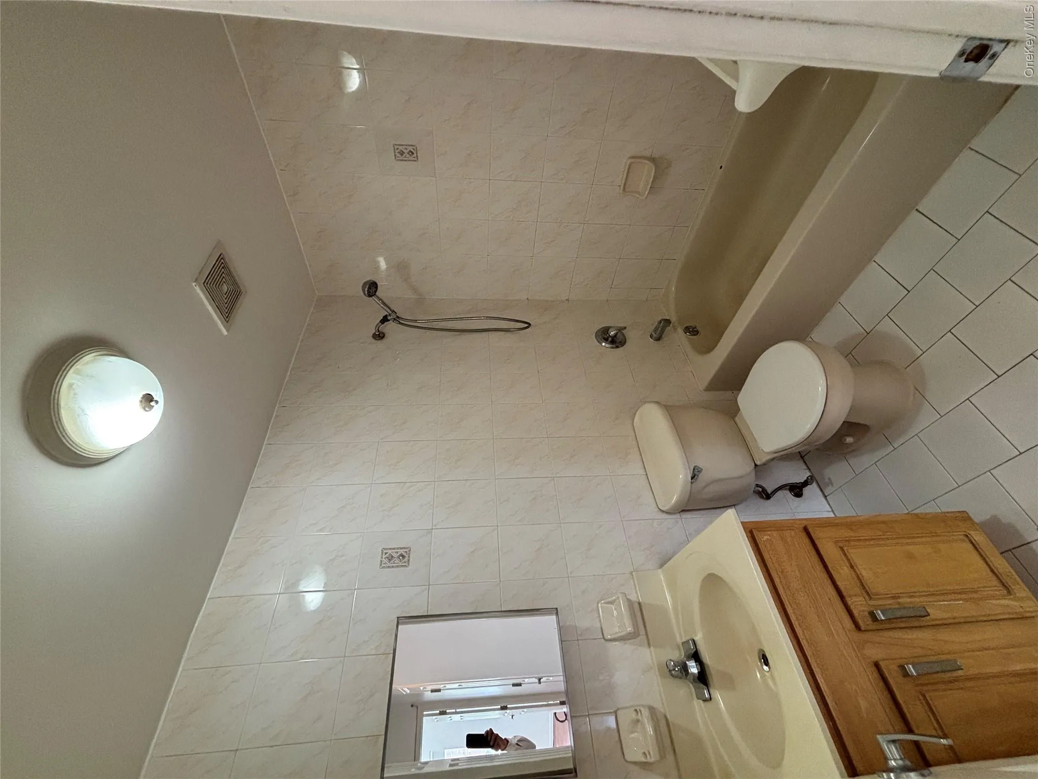 6507 Jay Avenue, New York, NY, 3 Bedrooms Bedrooms, 5 Rooms Rooms,1 BathroomBathrooms,Residential Lease,For Rent,Jay,0,1016286 6507 Jay Avenue, New York, NY, 3 Bedrooms Bedrooms, 5 Rooms Rooms,1 BathroomBathrooms,Residential Lease,For Rent,Jay,0,1016286