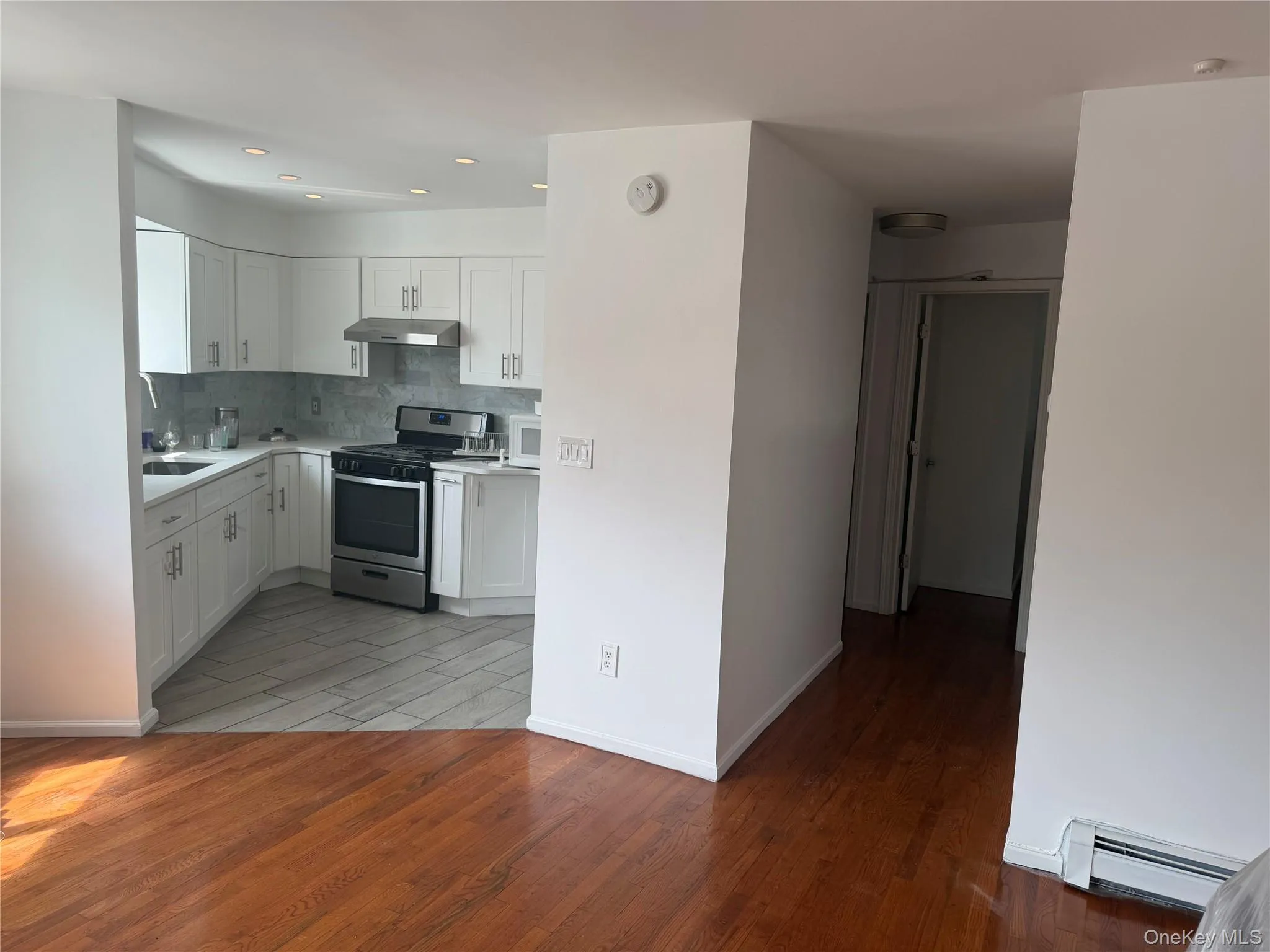 6507 Jay Avenue, New York, NY, 3 Bedrooms Bedrooms, 5 Rooms Rooms,1 BathroomBathrooms,Residential Lease,For Rent,Jay,0,1016286 6507 Jay Avenue, New York, NY, 3 Bedrooms Bedrooms, 5 Rooms Rooms,1 BathroomBathrooms,Residential Lease,For Rent,Jay,0,1016286