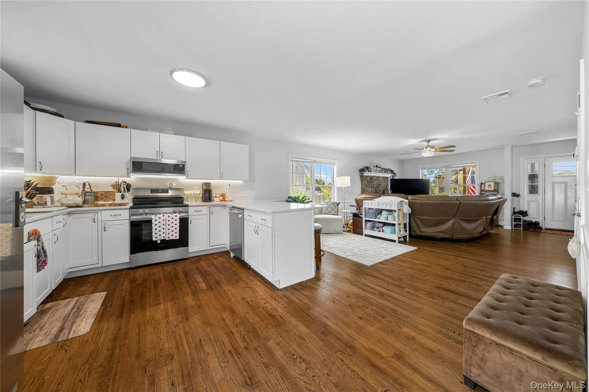 39 Seymour Drive, Brookhaven, NY, 3 Bedrooms Bedrooms, 6 Rooms Rooms,2 BathroomsBathrooms,Residential Lease,For Rent,Seymour,0,KEY1016289 39 Seymour Drive, Brookhaven, NY, 3 Bedrooms Bedrooms, 6 Rooms Rooms,2 BathroomsBathrooms,Residential Lease,For Rent,Seymour,0,KEY1016289