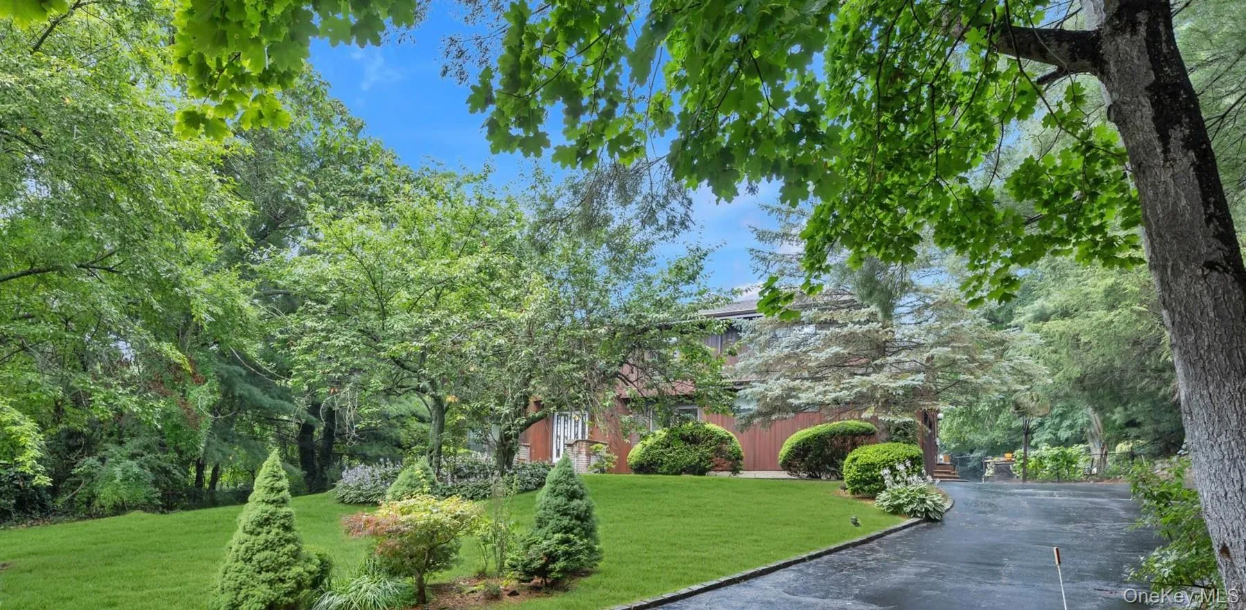 17 Calumet Drive, Huntington, NY, 5 Bedrooms Bedrooms, 11 Rooms Rooms,3 BathroomsBathrooms,Residential,For Rent,Calumet,0,1016292 17 Calumet Drive, Huntington, NY, 5 Bedrooms Bedrooms, 11 Rooms Rooms,3 BathroomsBathrooms,Residential,For Rent,Calumet,0,1016292