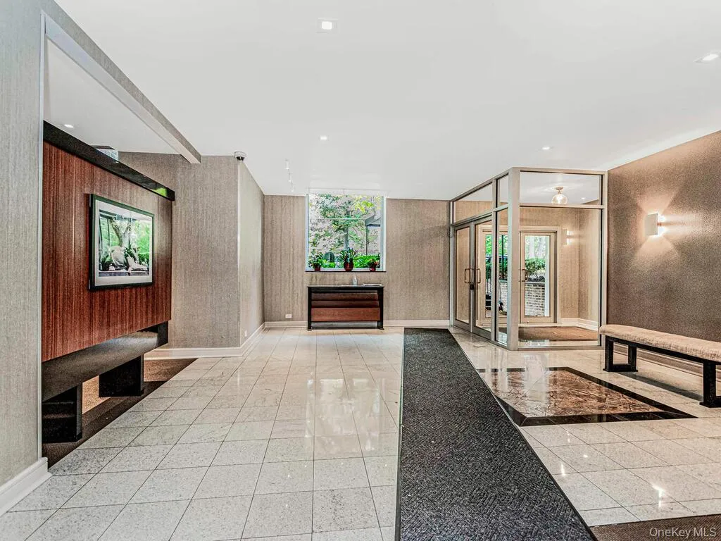 Lobby Lobby