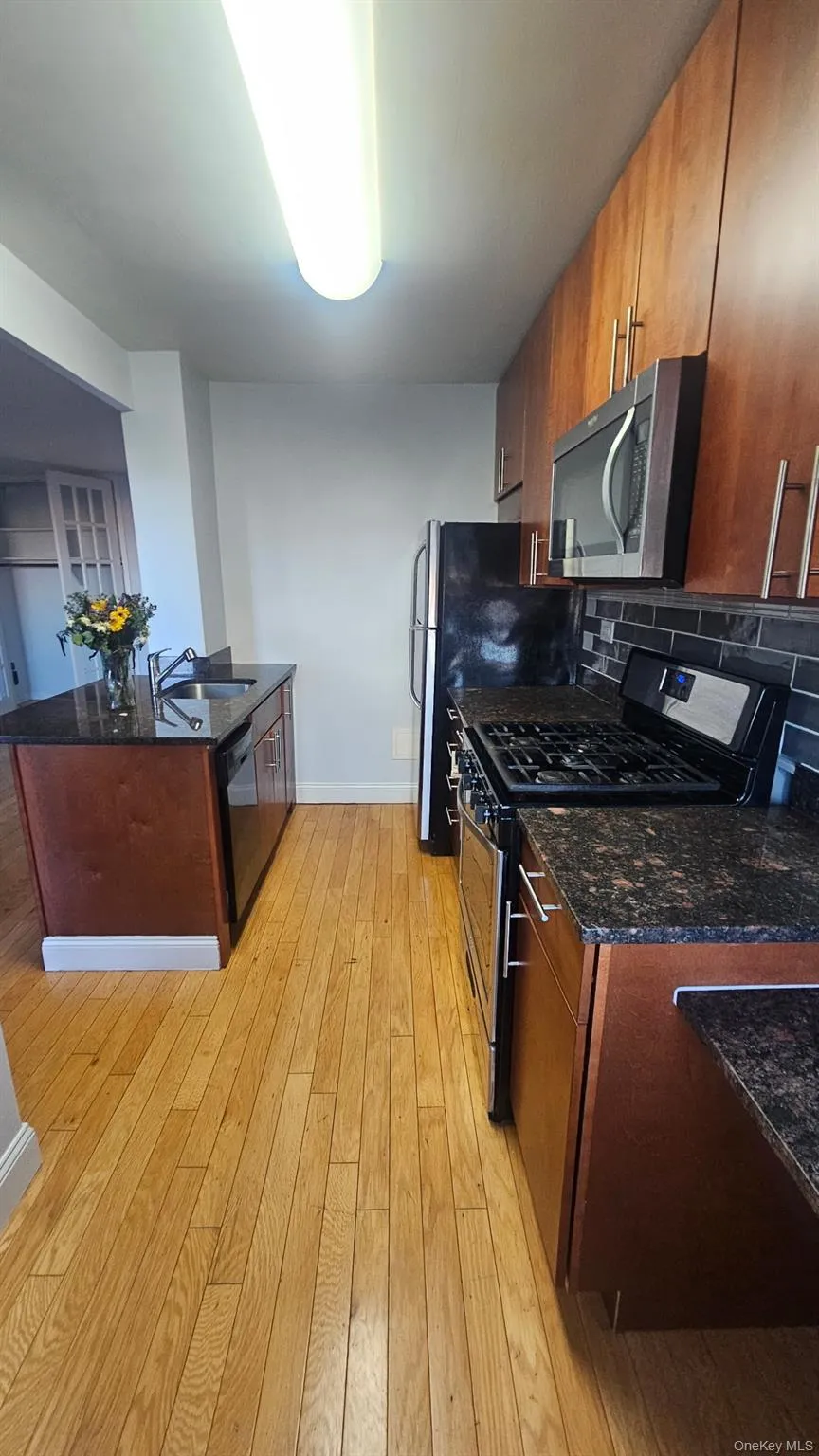 12399 Flatlands Avenue, New York, NY, 3 Rooms Rooms,1 BathroomBathrooms,Residential Lease,For Rent,Flatlands,0,1016303 12399 Flatlands Avenue, New York, NY, 3 Rooms Rooms,1 BathroomBathrooms,Residential Lease,For Rent,Flatlands,0,1016303