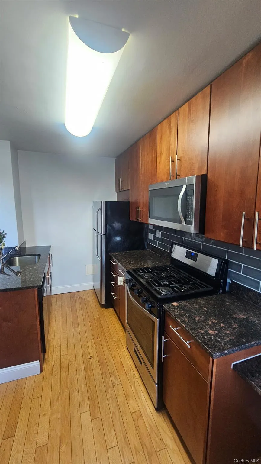 12399 Flatlands Avenue, New York, NY, 3 Rooms Rooms,1 BathroomBathrooms,Residential Lease,For Rent,Flatlands,0,1016303 12399 Flatlands Avenue, New York, NY, 3 Rooms Rooms,1 BathroomBathrooms,Residential Lease,For Rent,Flatlands,0,1016303