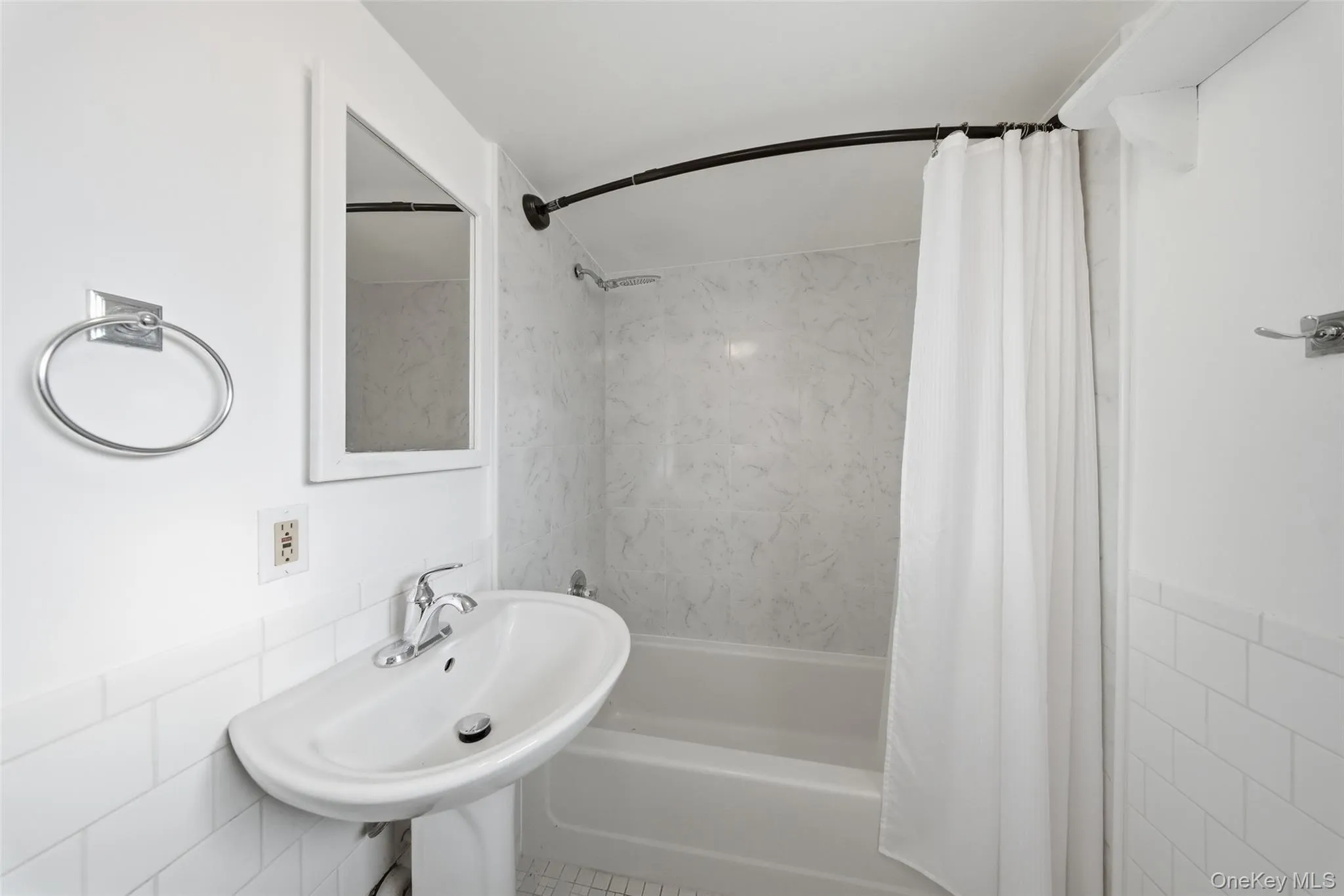 1 Mercy Lane, Mount Hope, NY, 2 Bedrooms Bedrooms, 6 Rooms Rooms,1 BathroomBathrooms,Residential,For Rent,Mercy,0,1016304 1 Mercy Lane, Mount Hope, NY, 2 Bedrooms Bedrooms, 6 Rooms Rooms,1 BathroomBathrooms,Residential,For Rent,Mercy,0,1016304