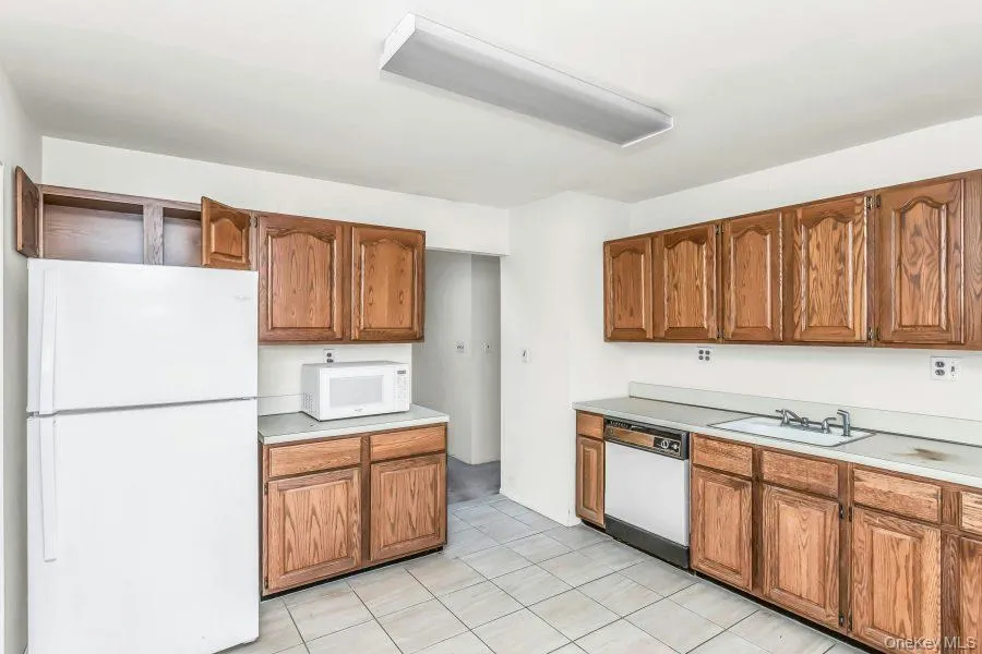 1085 Hempstead Avenue, Hempstead, NY, 4 Bedrooms Bedrooms, 9 Rooms Rooms,3 BathroomsBathrooms,Residential,For Rent,Hempstead,0,KEY1016314 1085 Hempstead Avenue, Hempstead, NY, 4 Bedrooms Bedrooms, 9 Rooms Rooms,3 BathroomsBathrooms,Residential,For Rent,Hempstead,0,KEY1016314