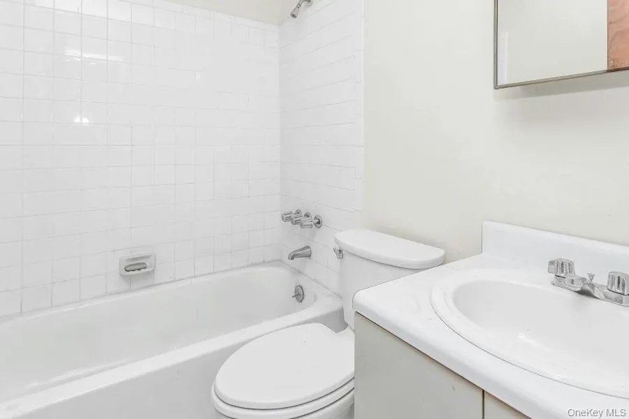 1085 Hempstead Avenue, Hempstead, NY, 4 Bedrooms Bedrooms, 9 Rooms Rooms,3 BathroomsBathrooms,Residential,For Rent,Hempstead,0,KEY1016314 1085 Hempstead Avenue, Hempstead, NY, 4 Bedrooms Bedrooms, 9 Rooms Rooms,3 BathroomsBathrooms,Residential,For Rent,Hempstead,0,KEY1016314
