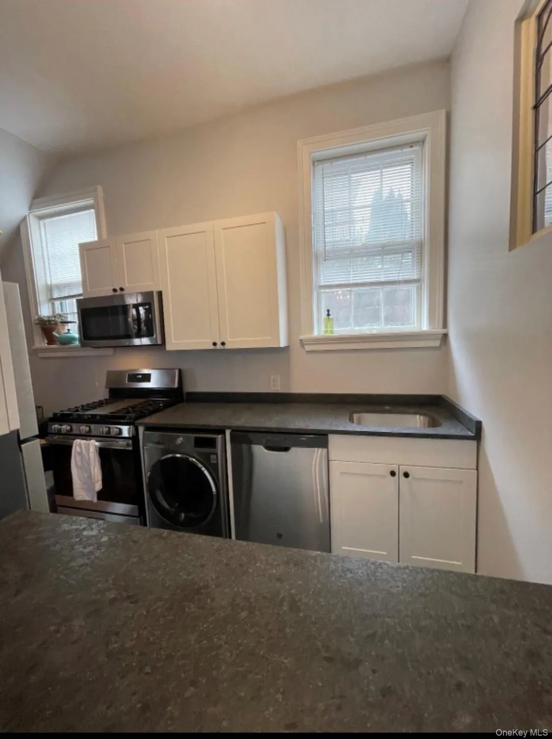 61 Clinton Street, Newburgh (city), NY, 2 Bedrooms Bedrooms, 5 Rooms Rooms,1 BathroomBathrooms,Residential Lease,For Rent,Clinton,0,1016320 61 Clinton Street, Newburgh (city), NY, 2 Bedrooms Bedrooms, 5 Rooms Rooms,1 BathroomBathrooms,Residential Lease,For Rent,Clinton,0,1016320