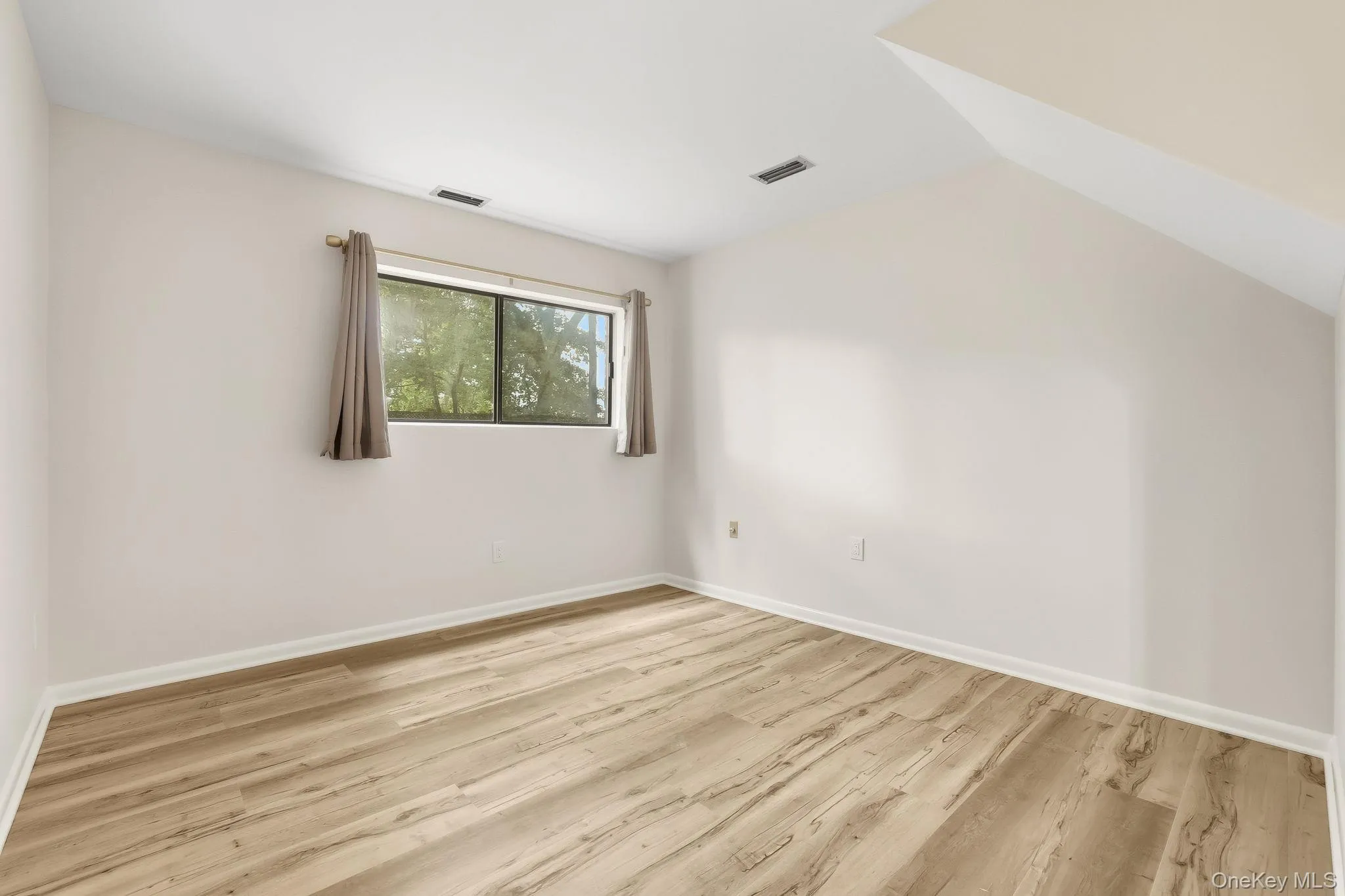150 Bedford Road, New Castle, NY, 2 Bedrooms Bedrooms, 6 Rooms Rooms,1 BathroomBathrooms,Residential Lease,For Rent,Bedford,0,KEY1016324 150 Bedford Road, New Castle, NY, 2 Bedrooms Bedrooms, 6 Rooms Rooms,1 BathroomBathrooms,Residential Lease,For Rent,Bedford,0,KEY1016324